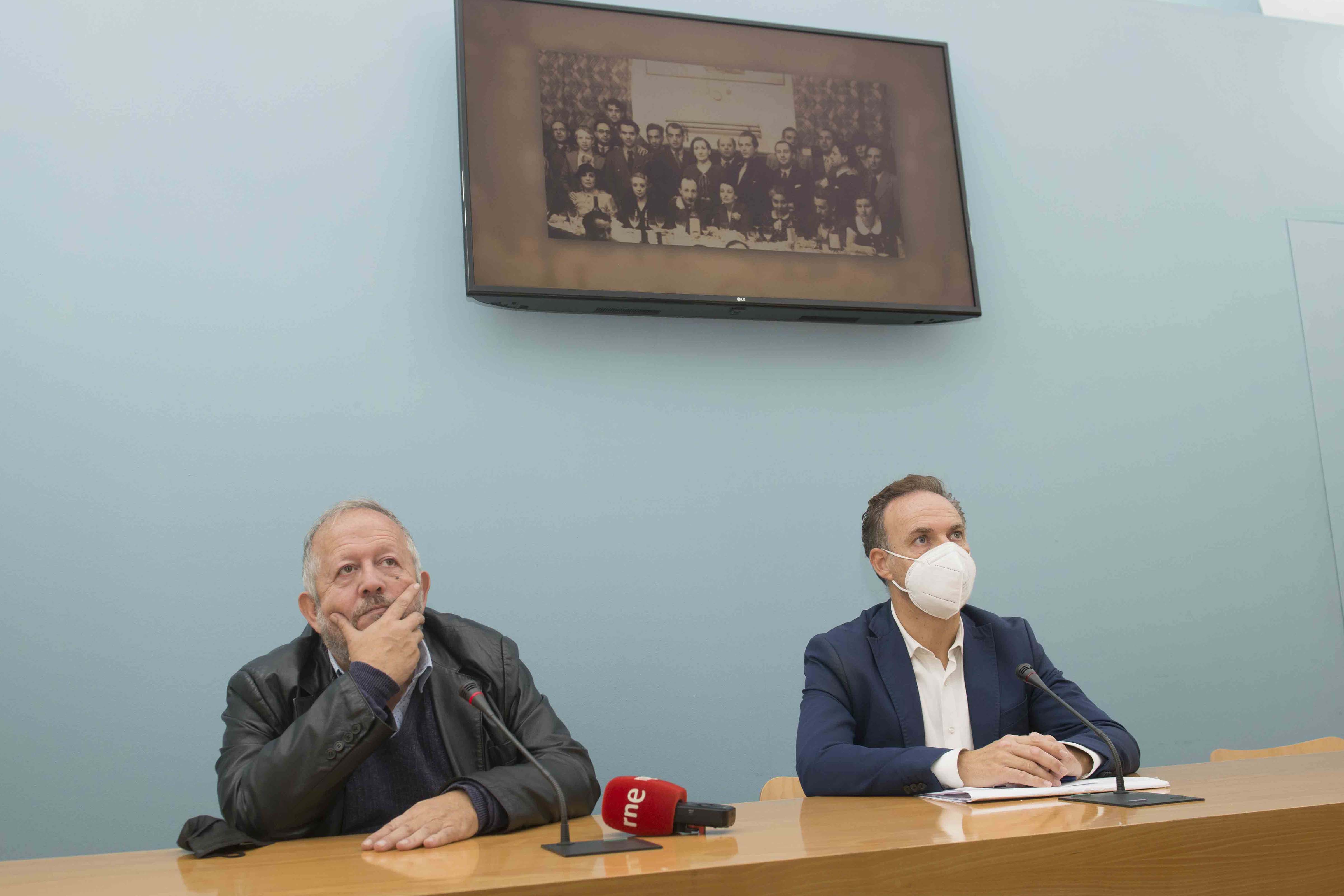 Téllez y De la Encina presentando el documental