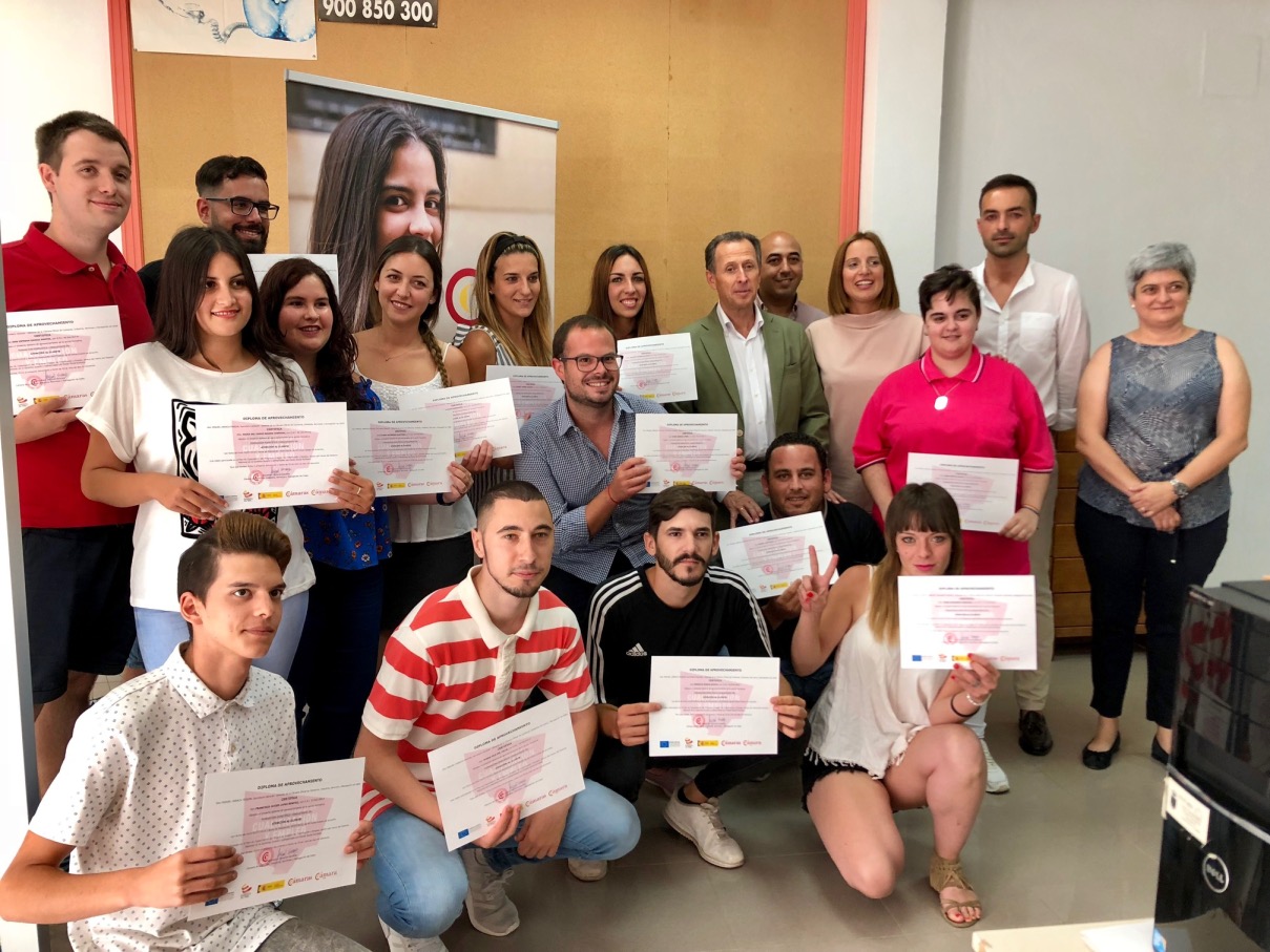 Entrega diplomas en Chiclana