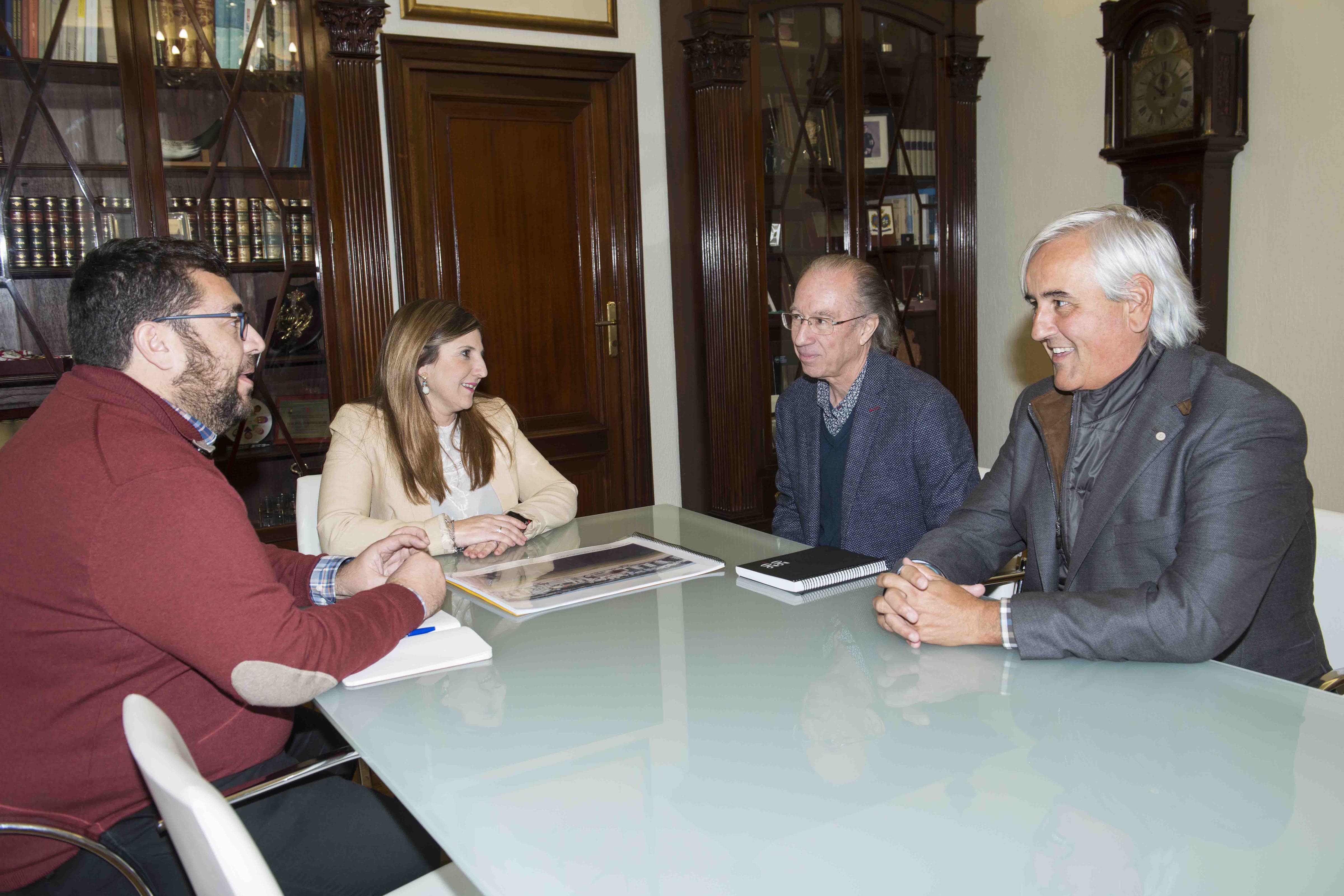 Encuentro de Irene Garcia con Grupo Q