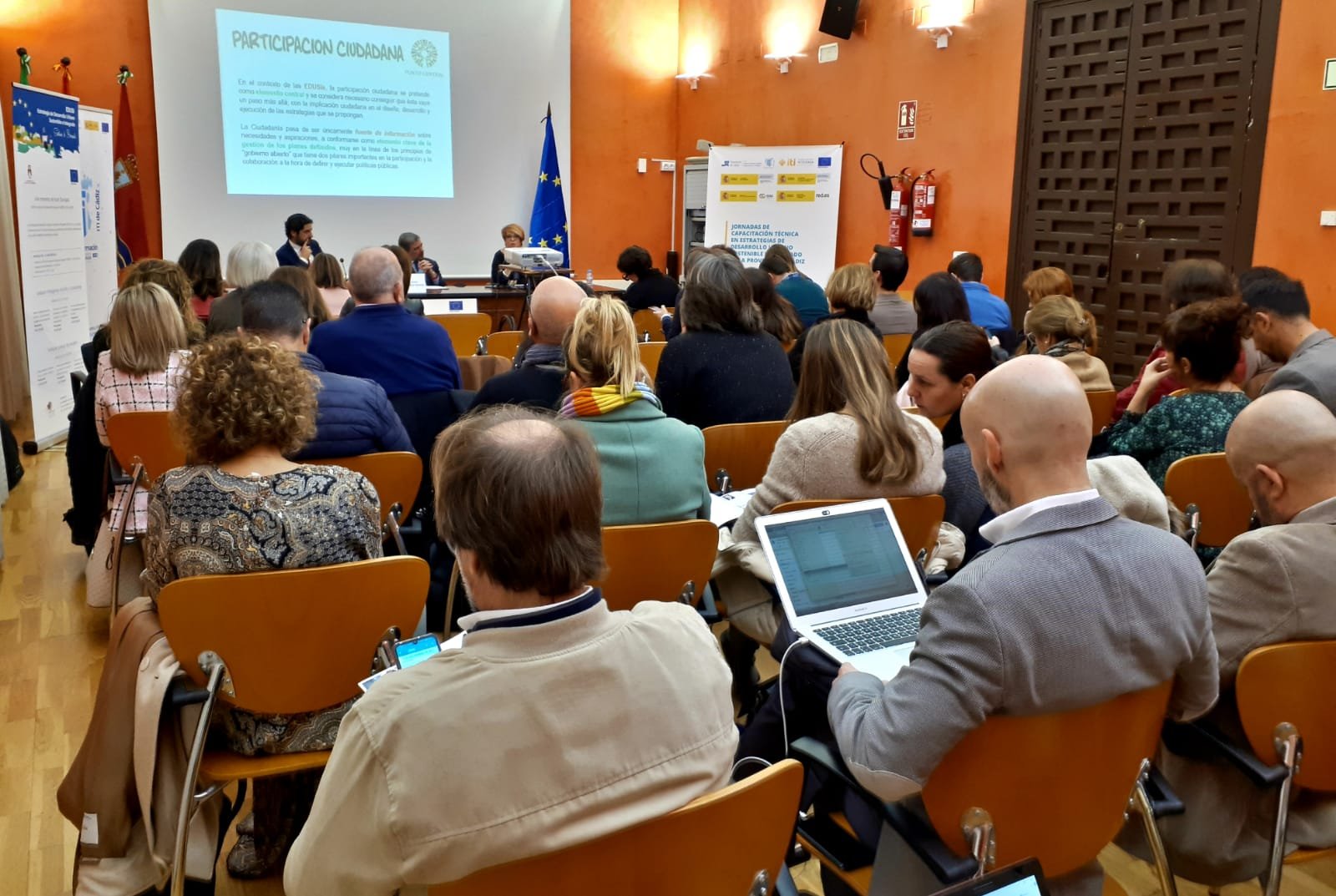 Participantes en la jornada EDUSI