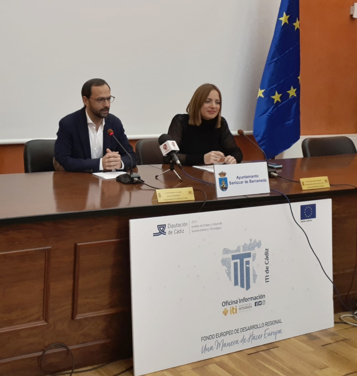 Víctor Mora y Ana Carrera