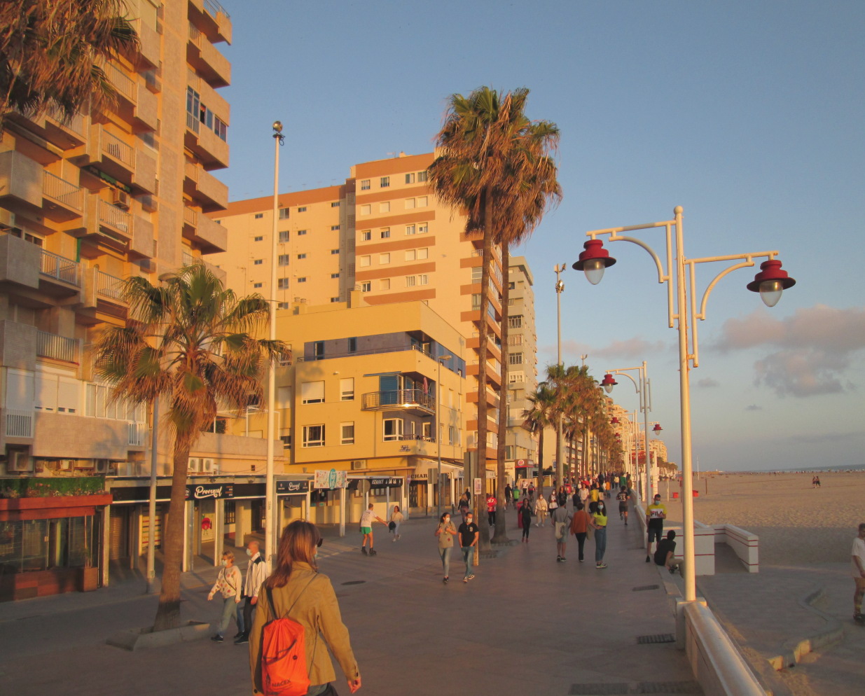 Paseo marítimo de Cádiz COVID-19