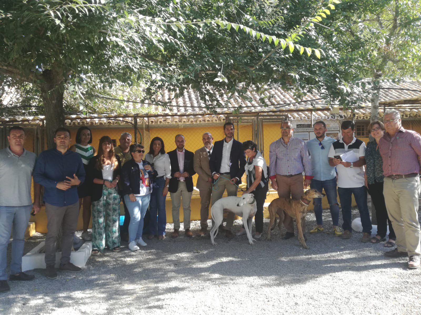 visita-al-centro-de-animales.JPG_1926796472