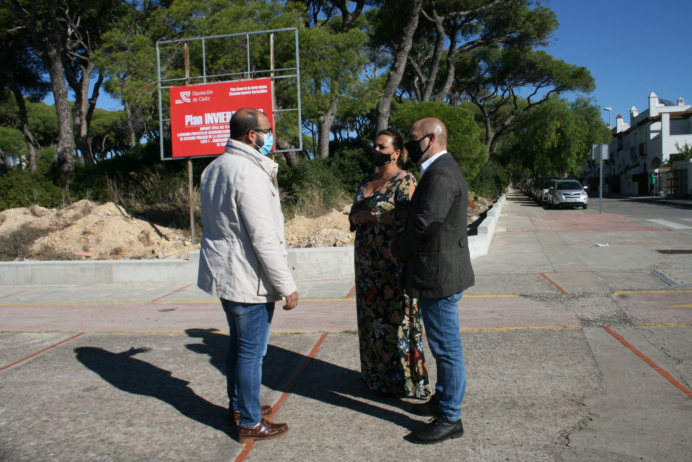 Chacón con Elena Amaya en el parque del Pinar de Casines