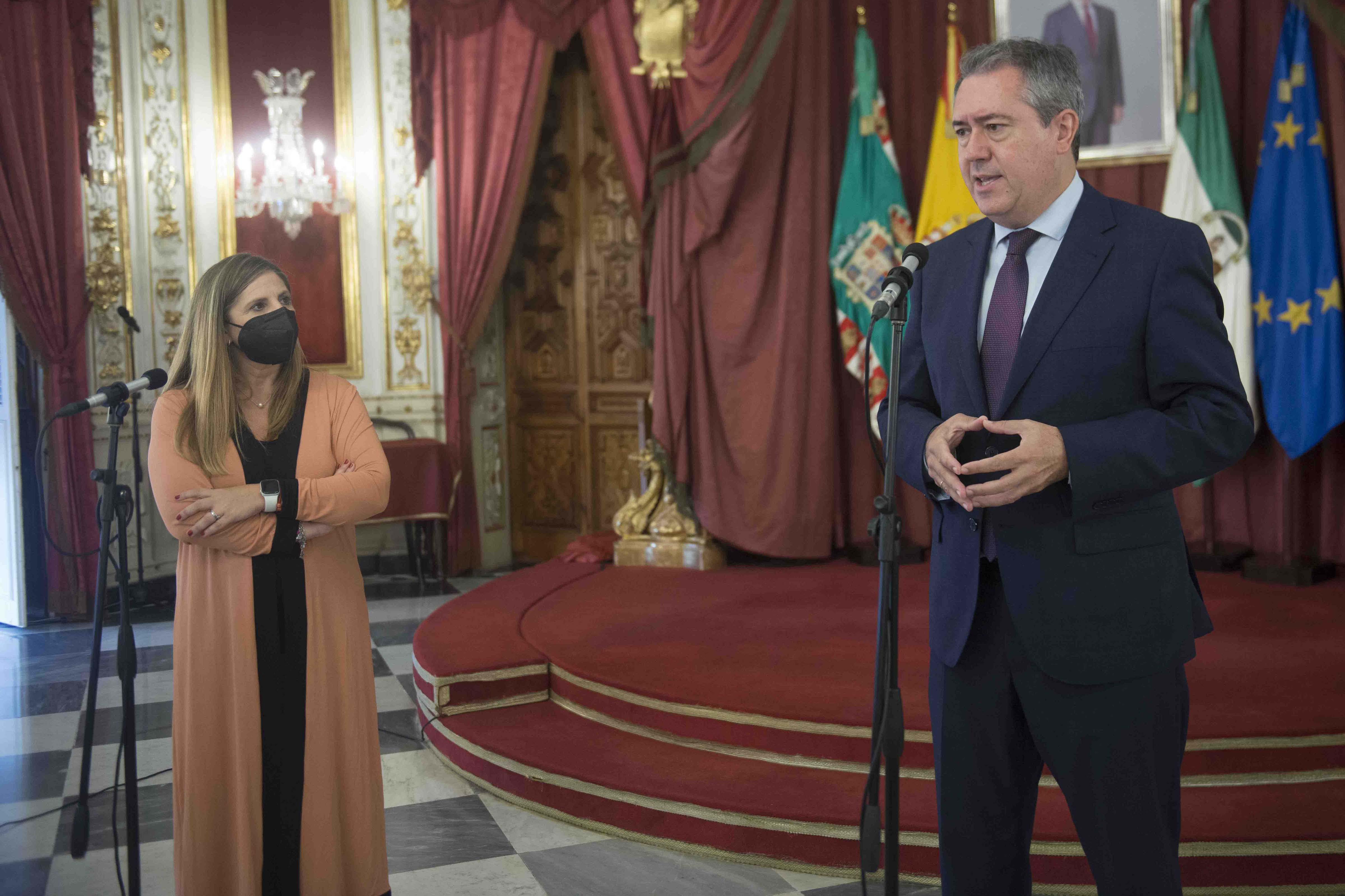 Intervención Irene García y Juan Espadas