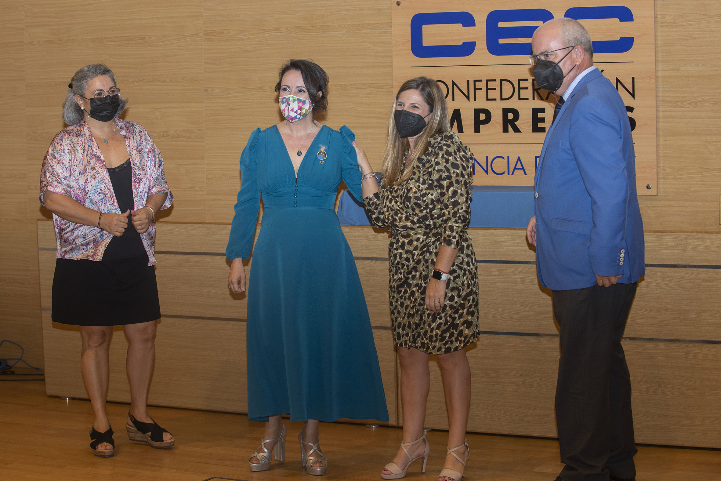 entrega del premio a Nela Garcia Jarillo (1)