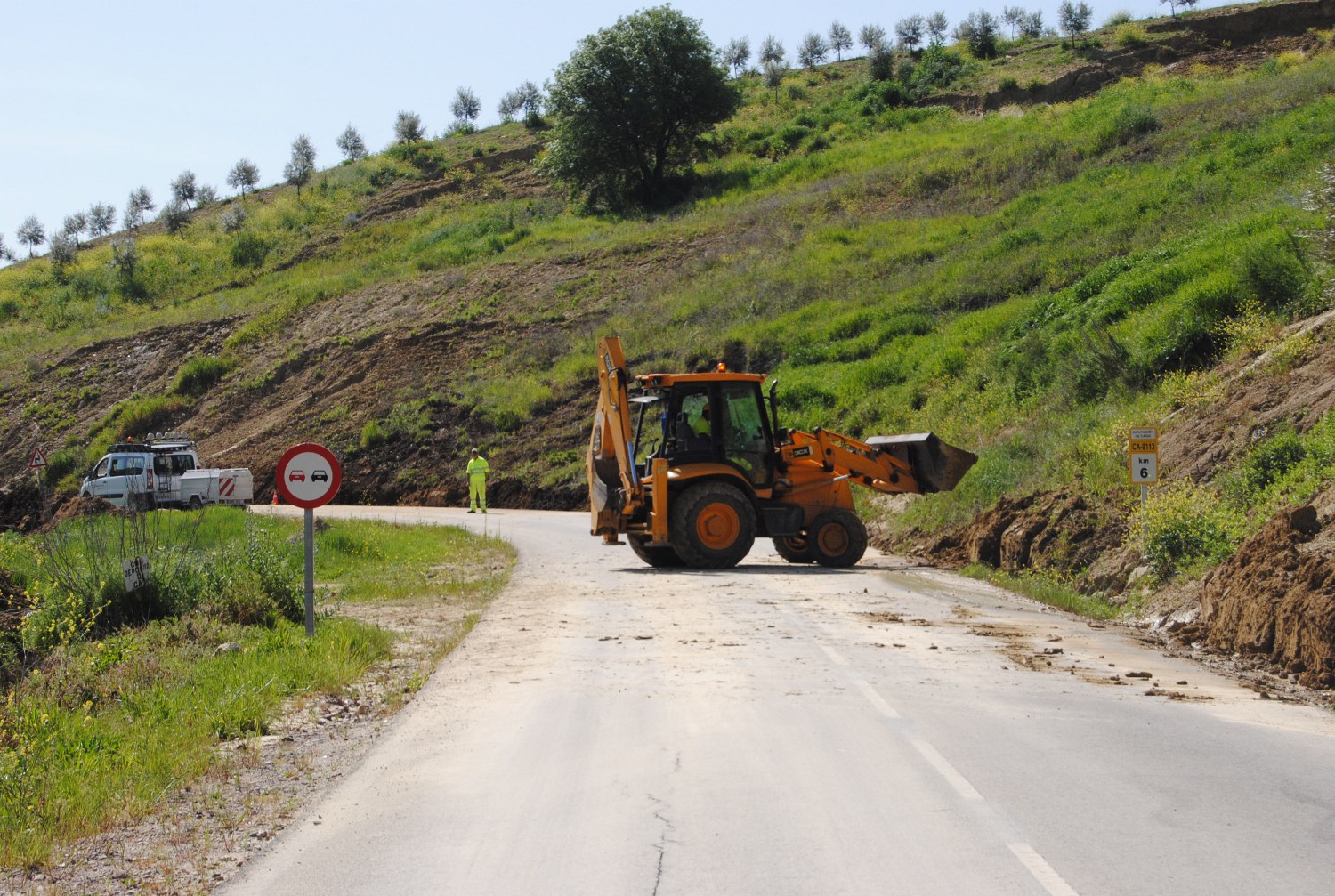 reparaciones-en-la-carretera-entre-El-Gastor-y-Setenil