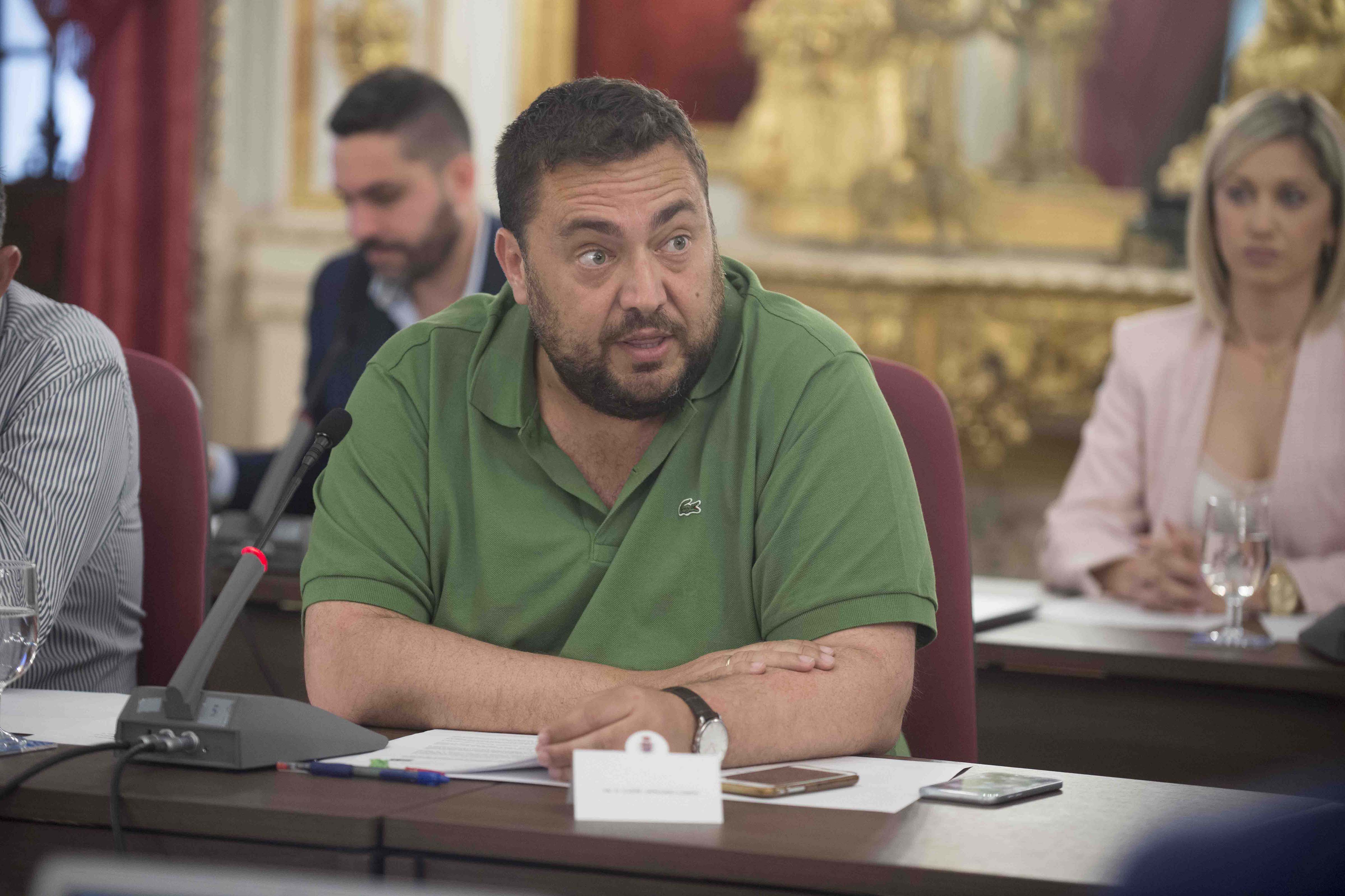 El diputado Jaime Armario durante una de sus intervenciones en el Pleno