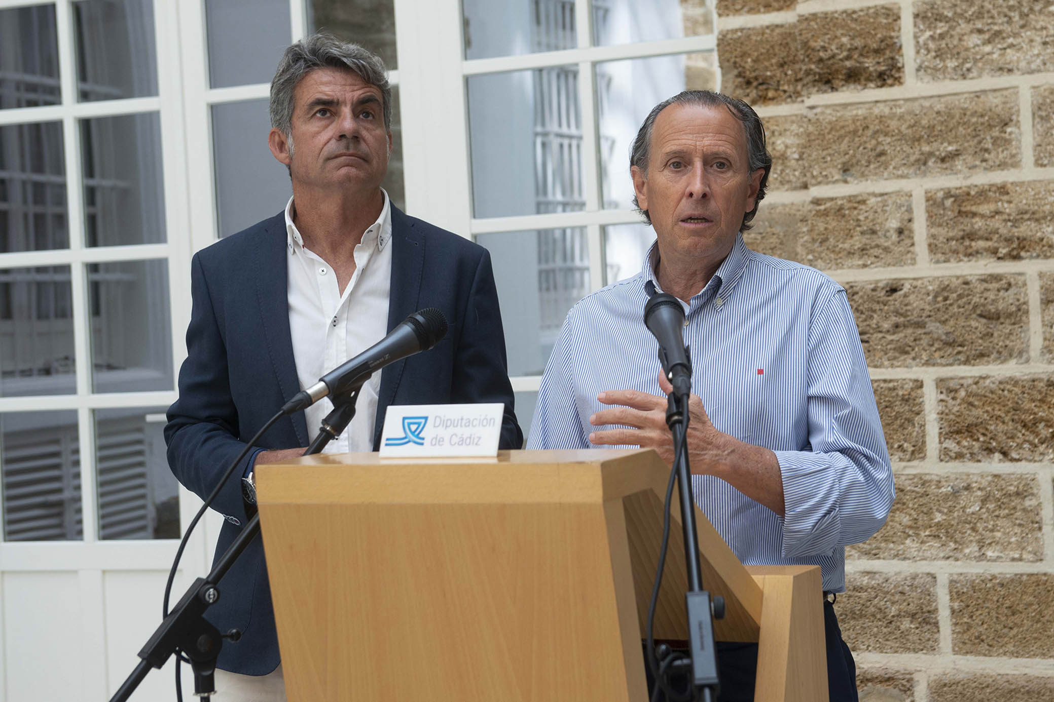 Román interviene durante la presentación del catamarán Pura Vida  (2)