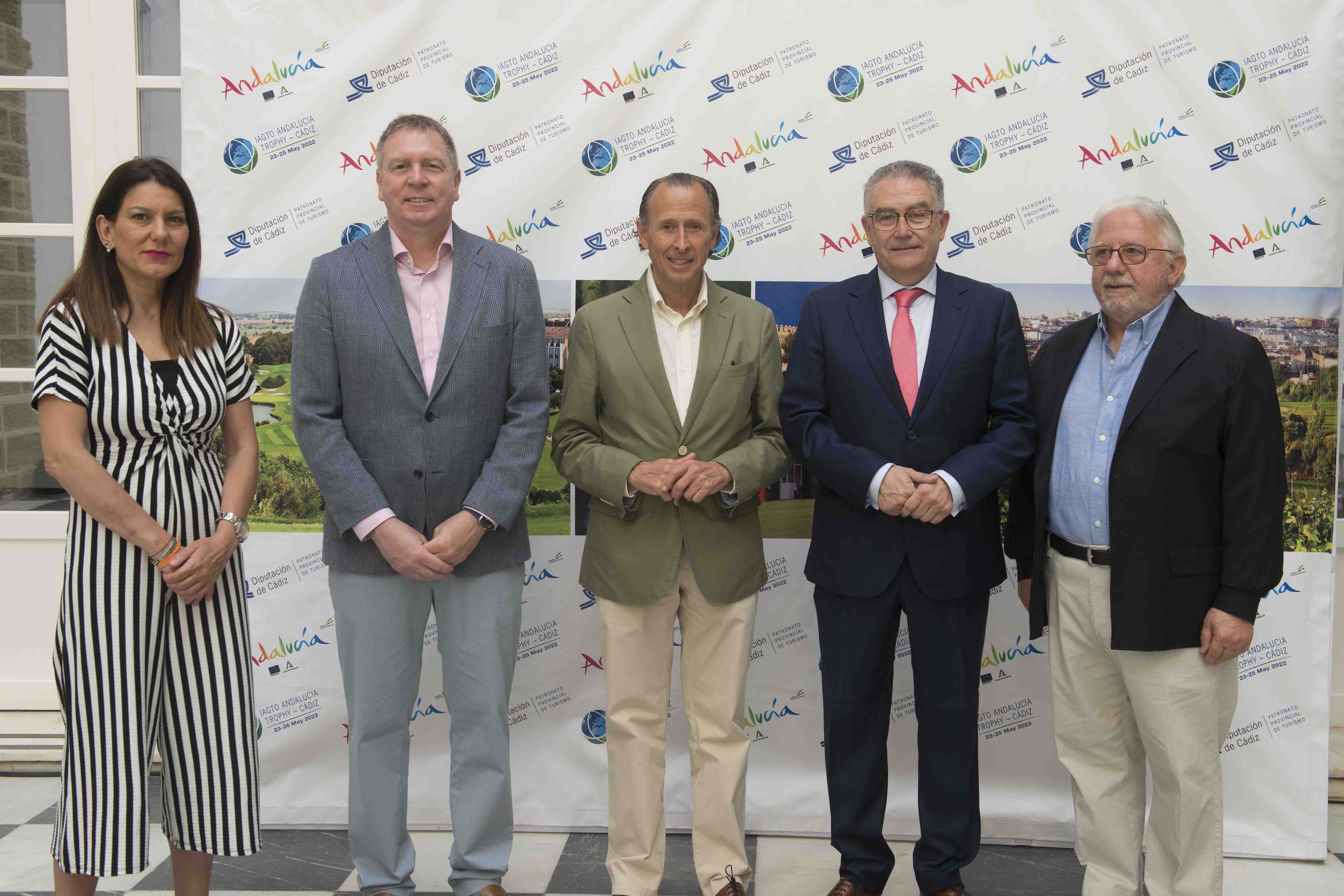 representantes institucionales tras la rueda de prensa de turismo de golf