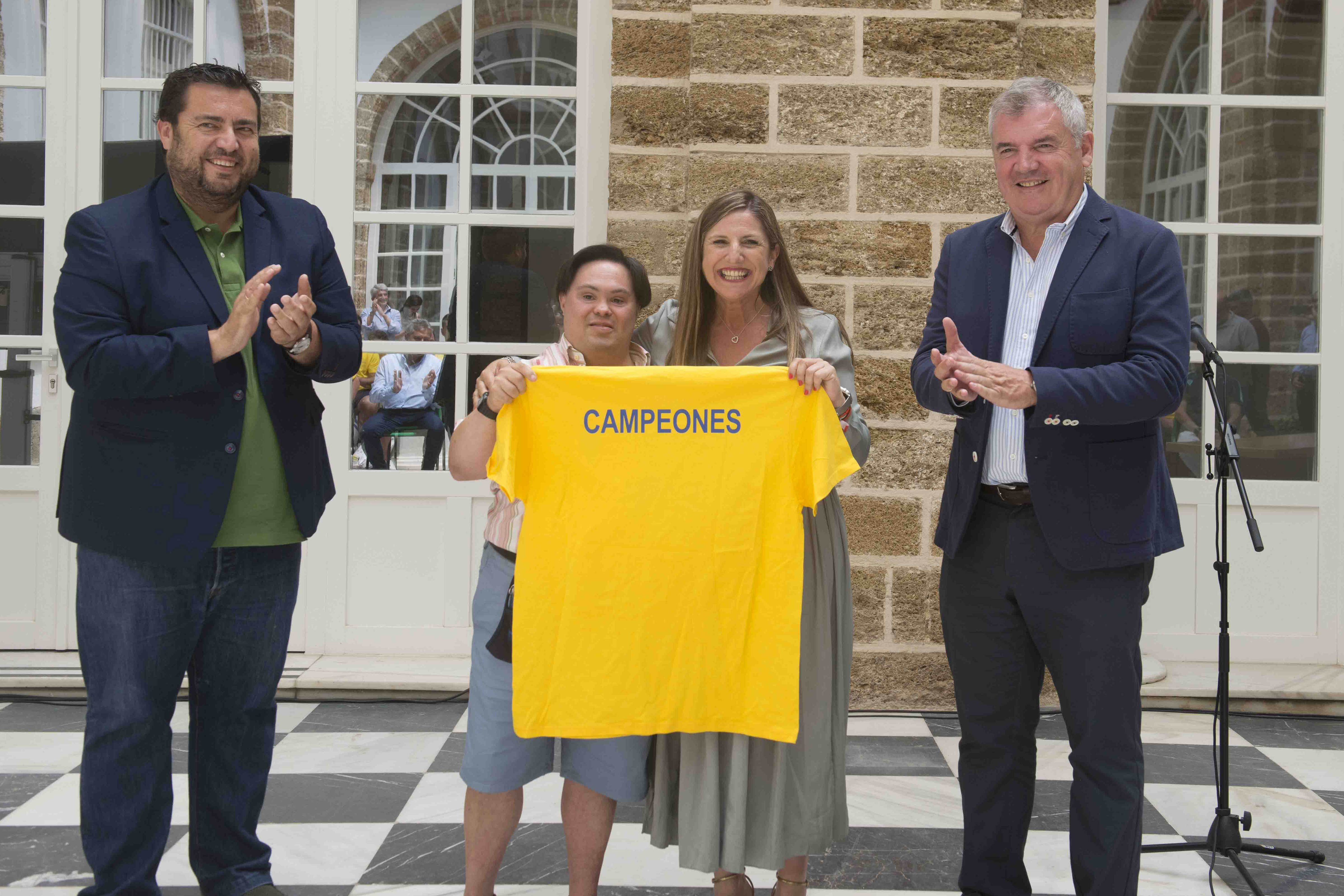 Irene García con Cádiz Genuine 01
