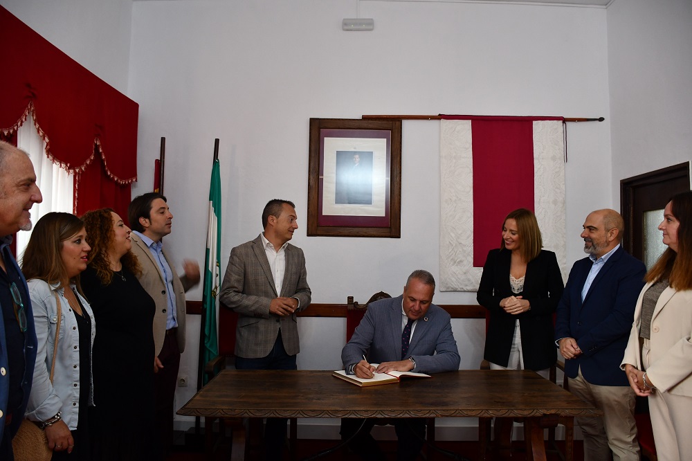Firma libro de honor Zahara