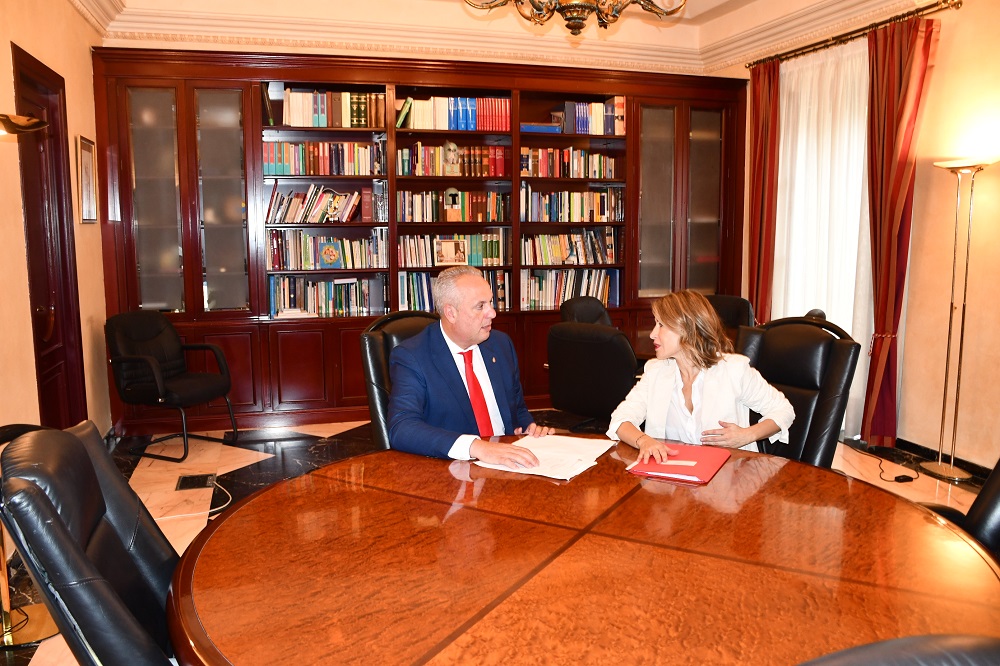Reunión de Ruiz Boix con Raquel Sánchez (1)