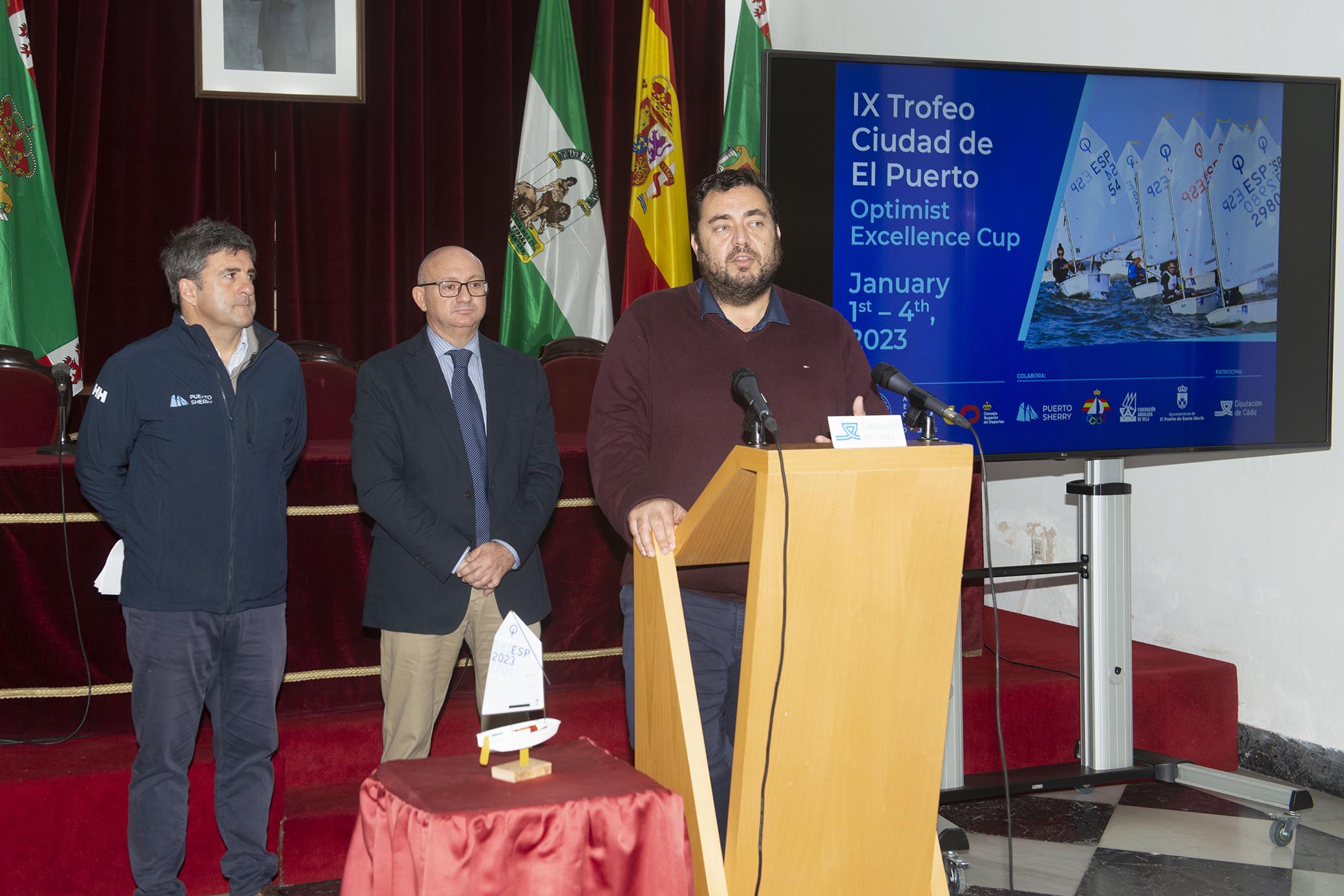 Jaime Armario durante su intervención en la presentación del IX Trofeo Ciudad de El Puerto Optimist Excellence Cup