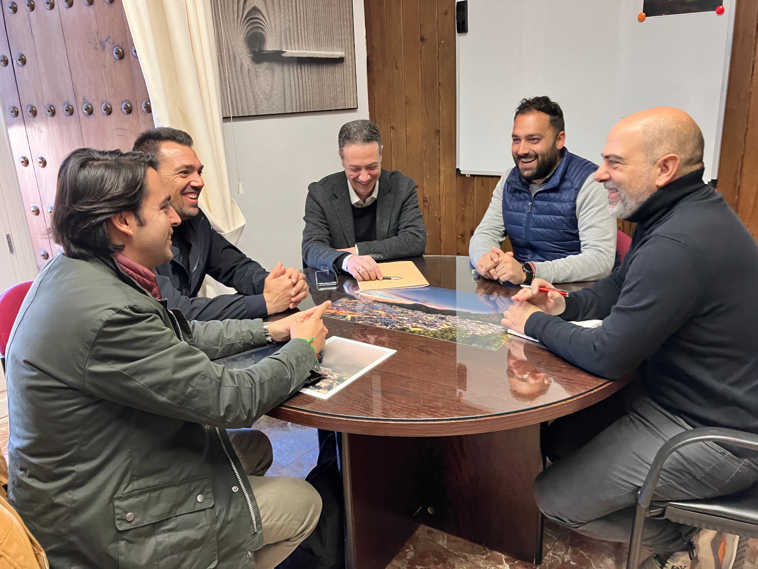 Chacon con delegacion del Ayuntamiento de Arcos