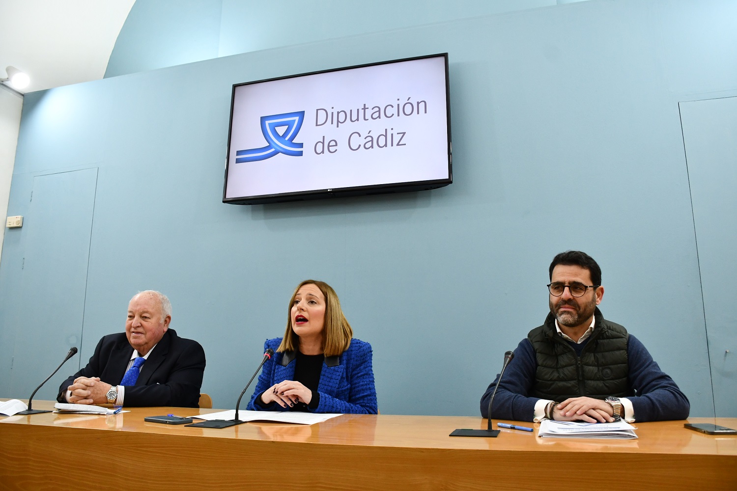 Corbacho, Carrera y Fernández-Portillo durante la presentación del convemio con la FAEC