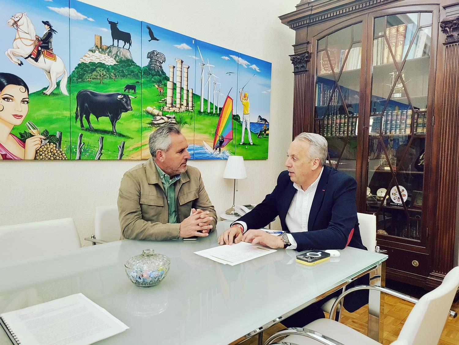 Juan Carlos Ruiz Boix y Pedro Barroso durante su reunión en Diputación