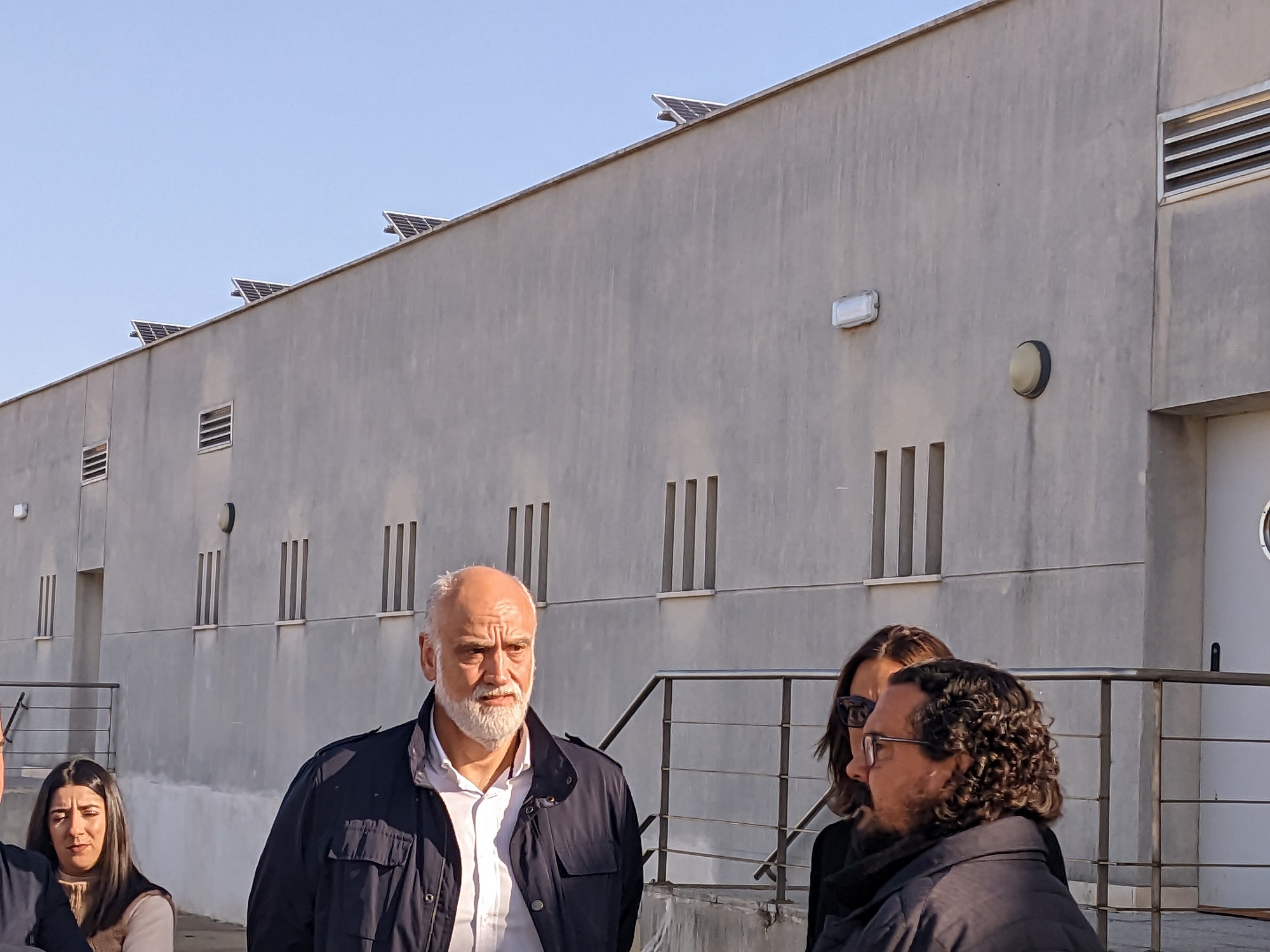Vidal y Macías, en la visita a la piscina cubierta de Medina