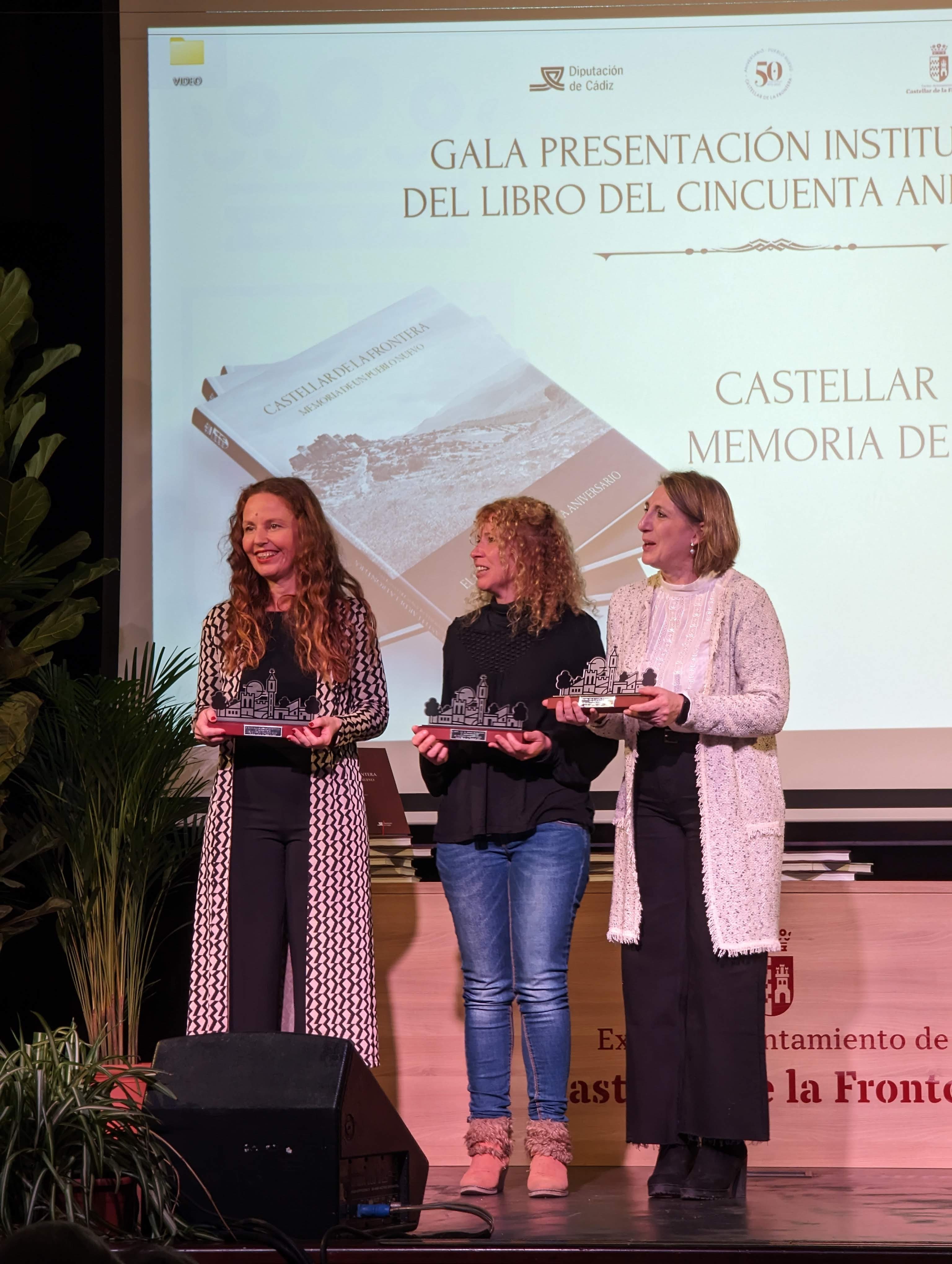 libro sobre el pueblo nuevo de Castellar_autoras