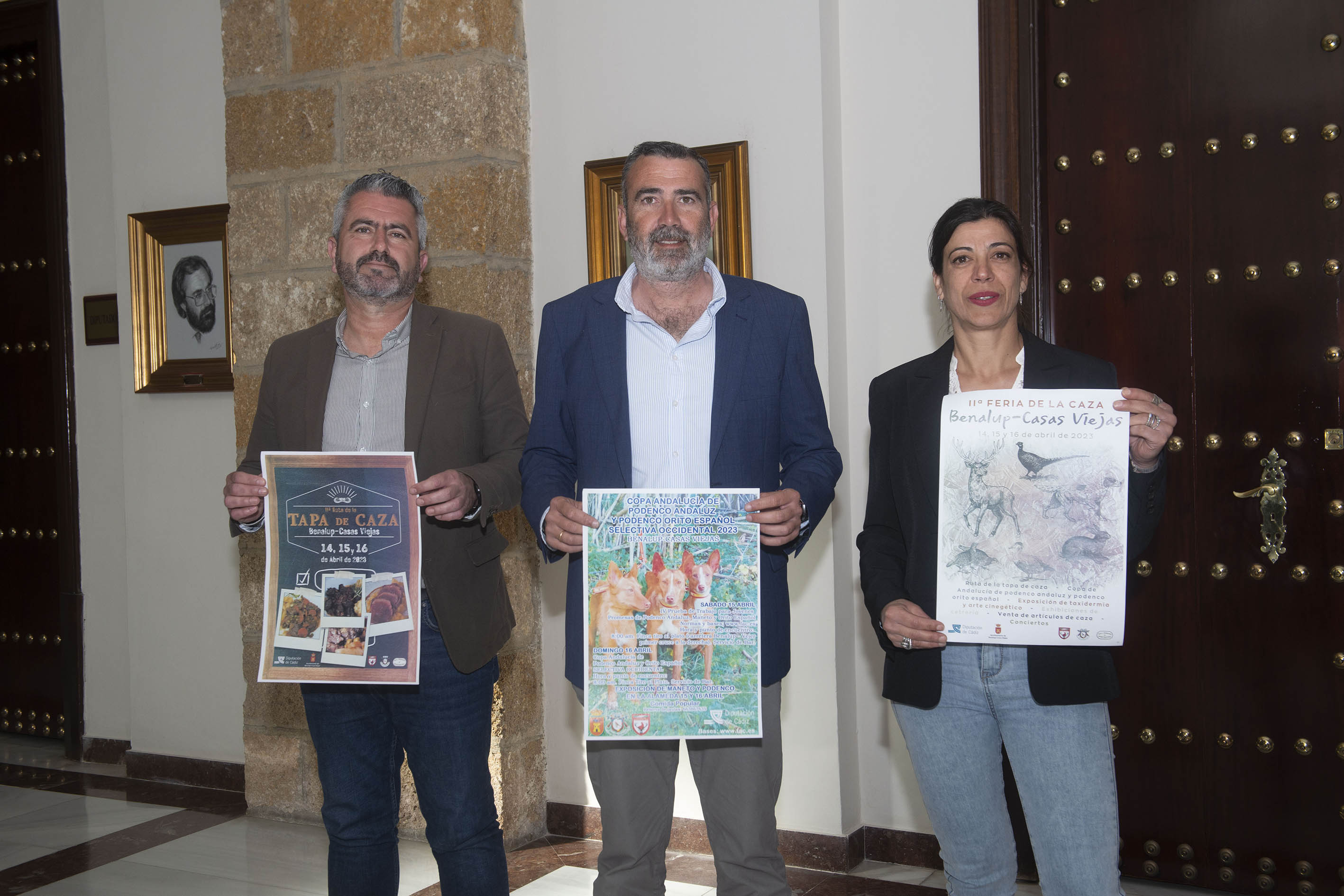 Javier Pizarro entre Antonio Cepero y Maria Jose Marchan