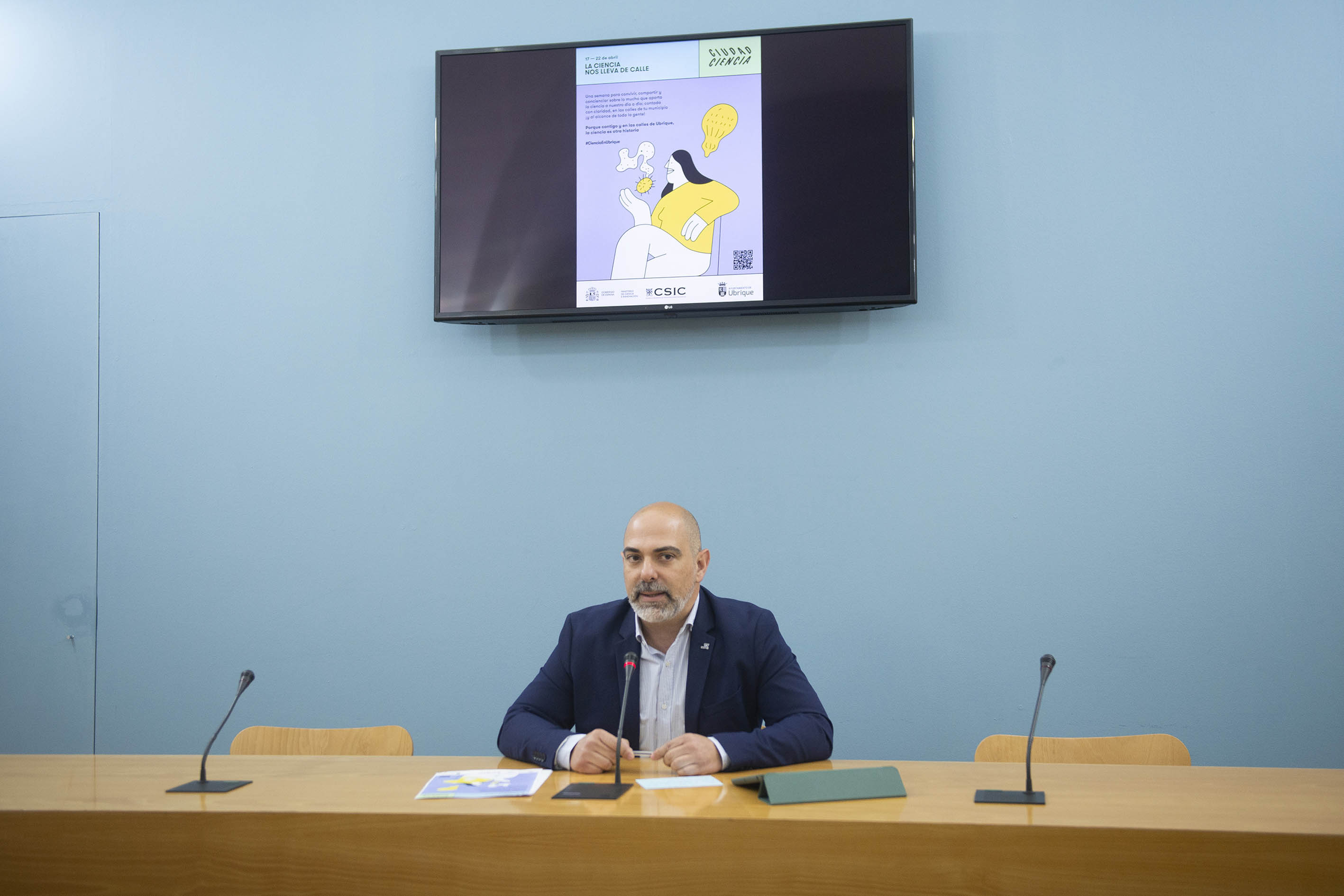 Manuel Chacón presenta La ciencia nos lleva de calle
