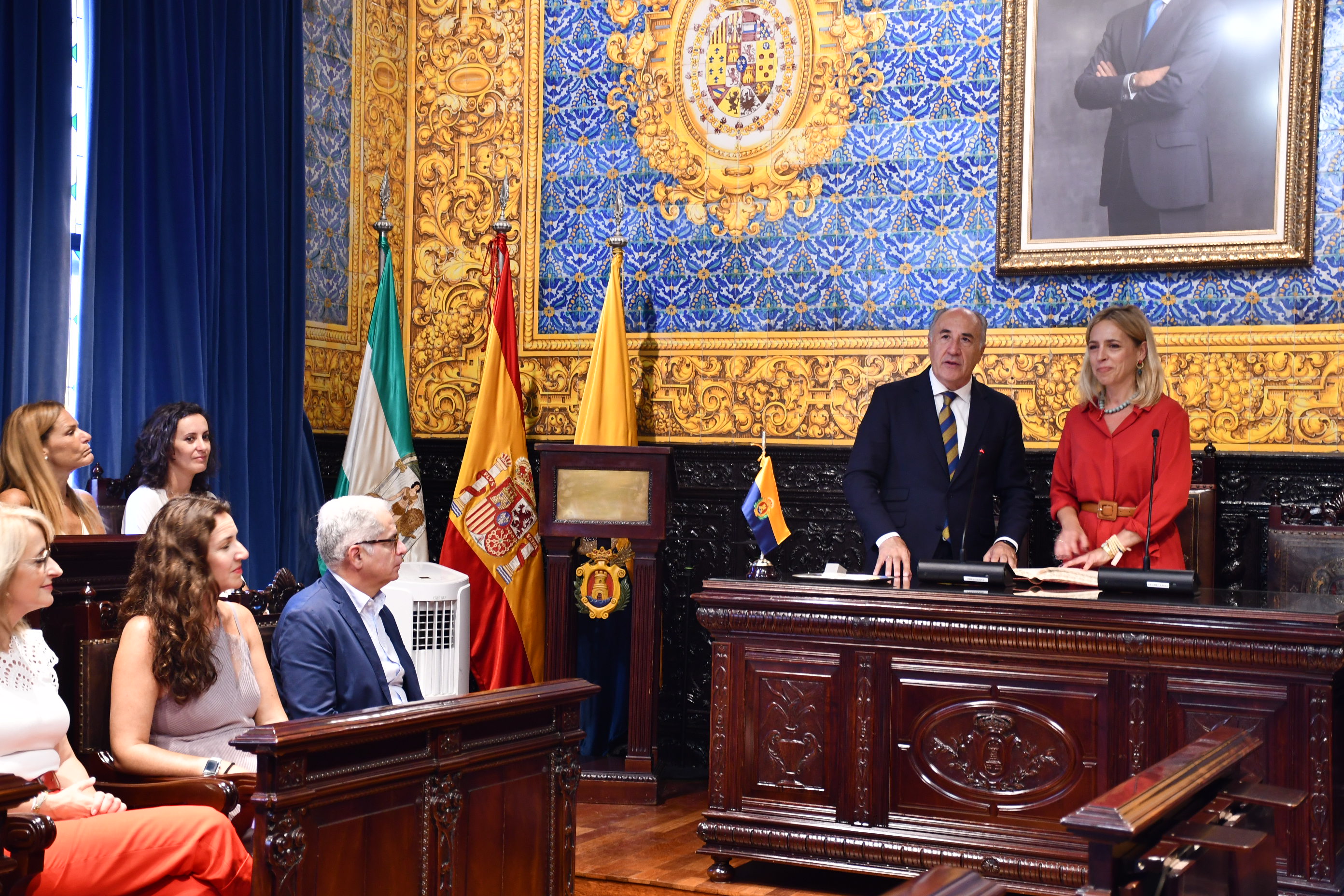Visita de Almudena Martínez al Ayuntamiento de Algeciras