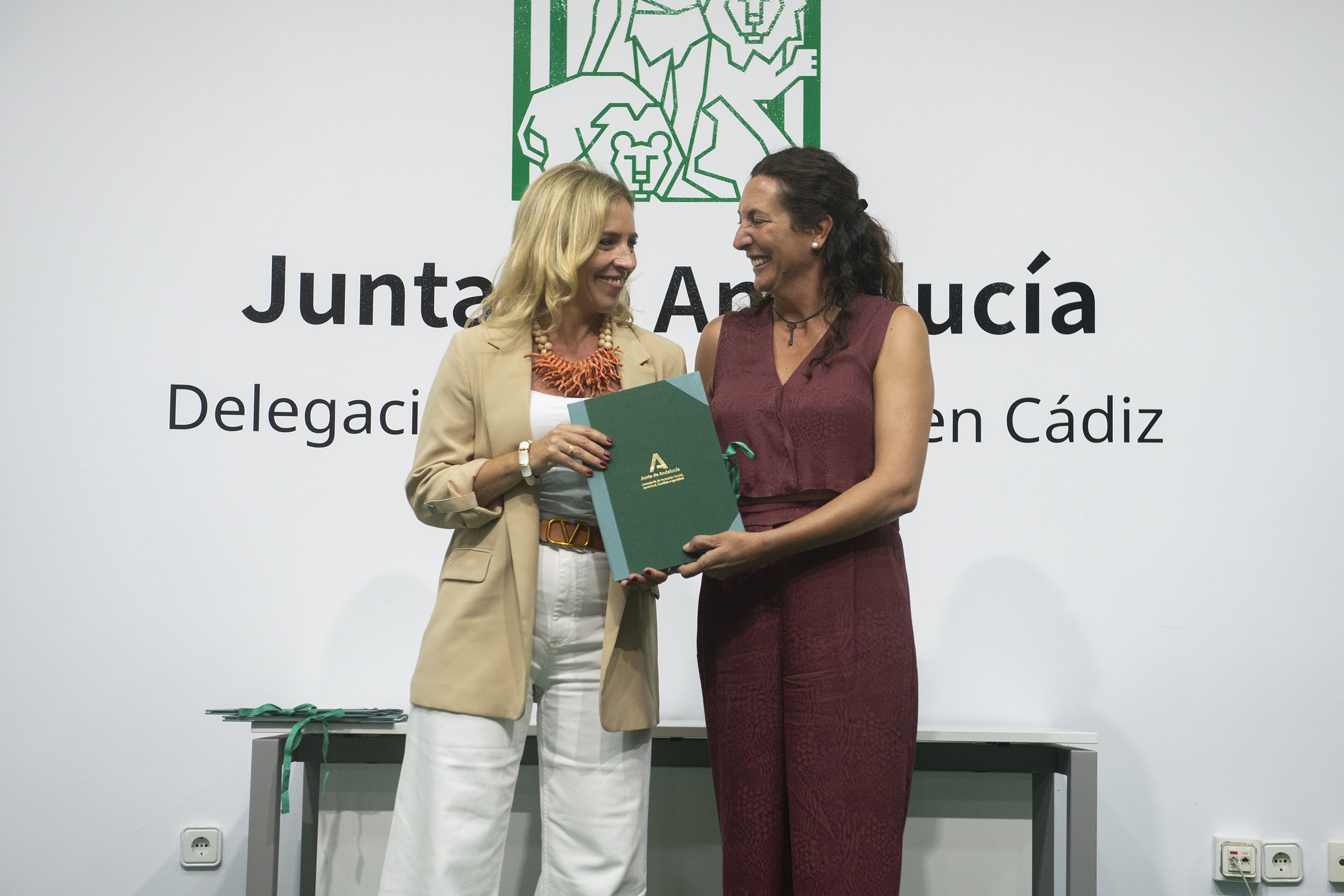 Almudena Martínez y Loles López en Cádiz