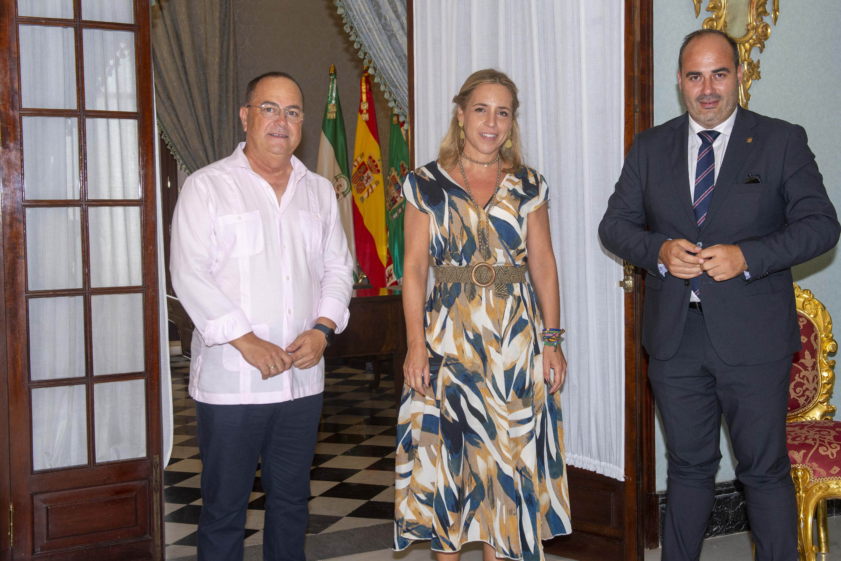 Almudena Martínez con Antonio Aragón y NIcolás Fernández