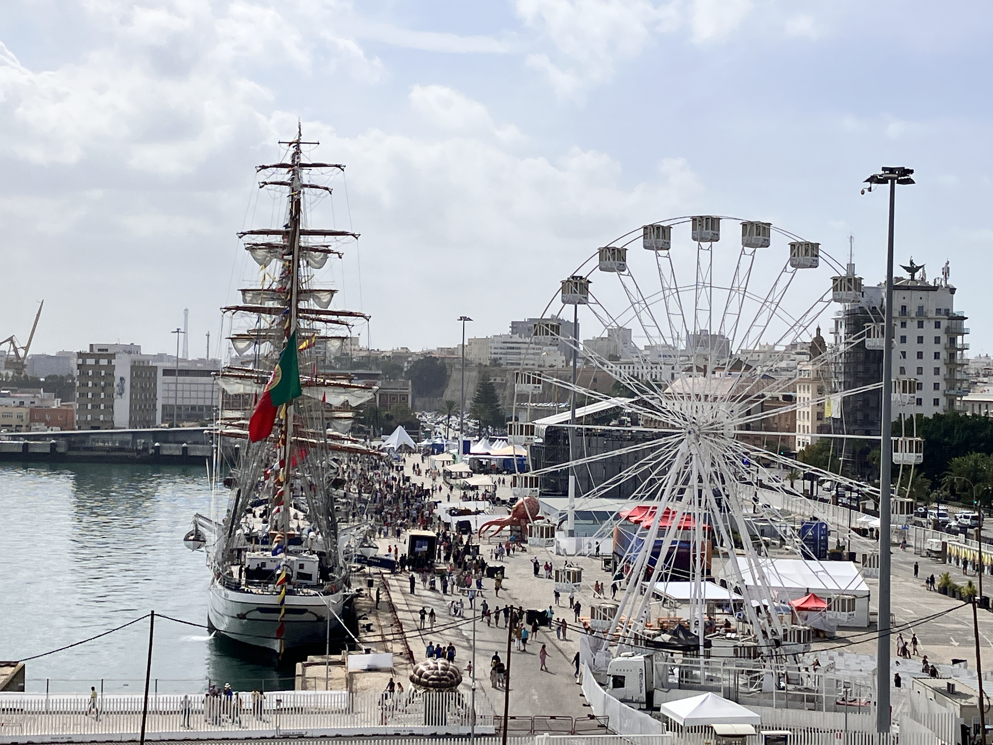 Cadiz siglos de navegacion_regata y muelle Cadiz siglos de navegacion_regata y muelle