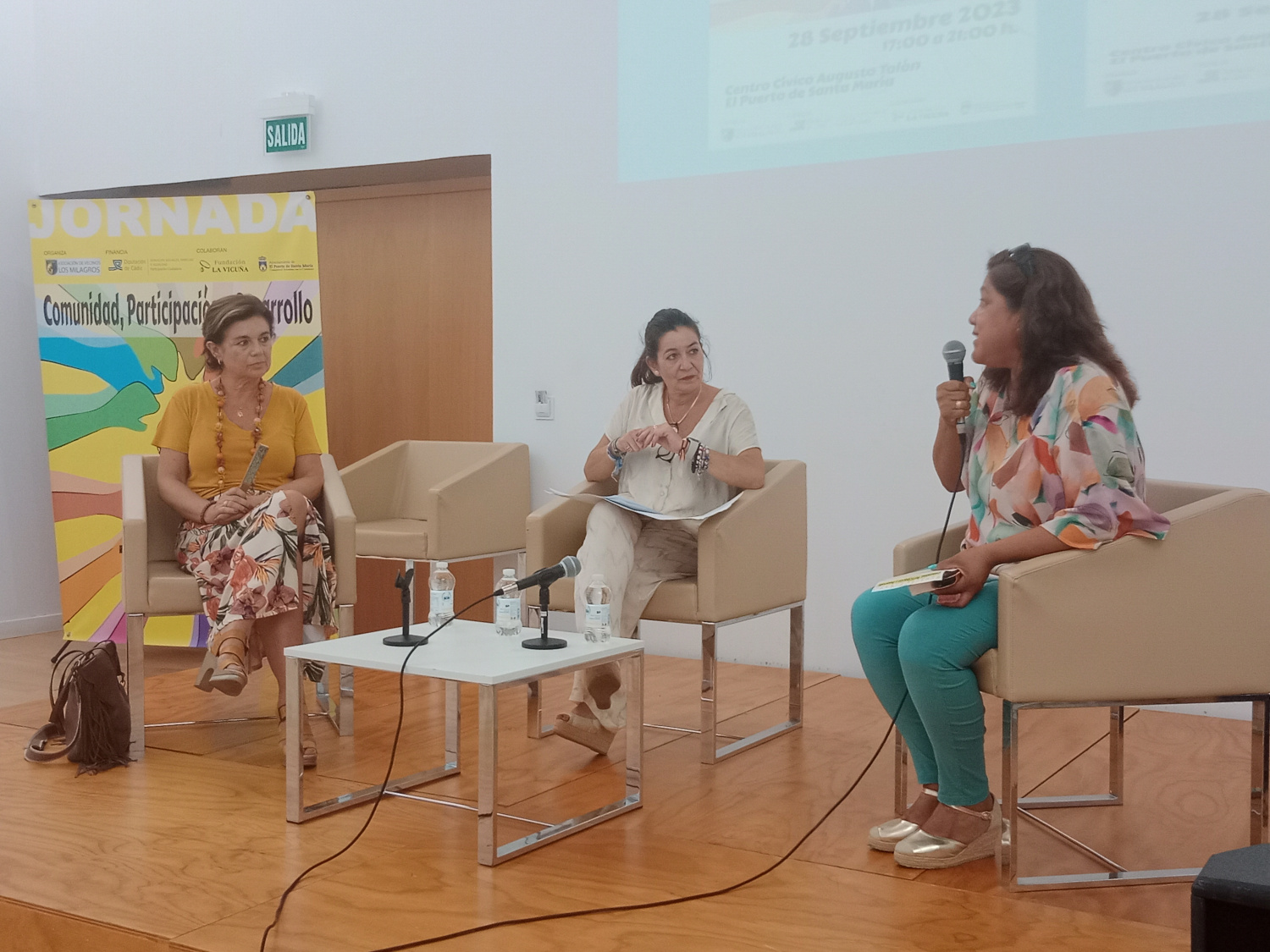 Jornada de participacion ciudadana en El Puerto con la diputada Ana Moreno