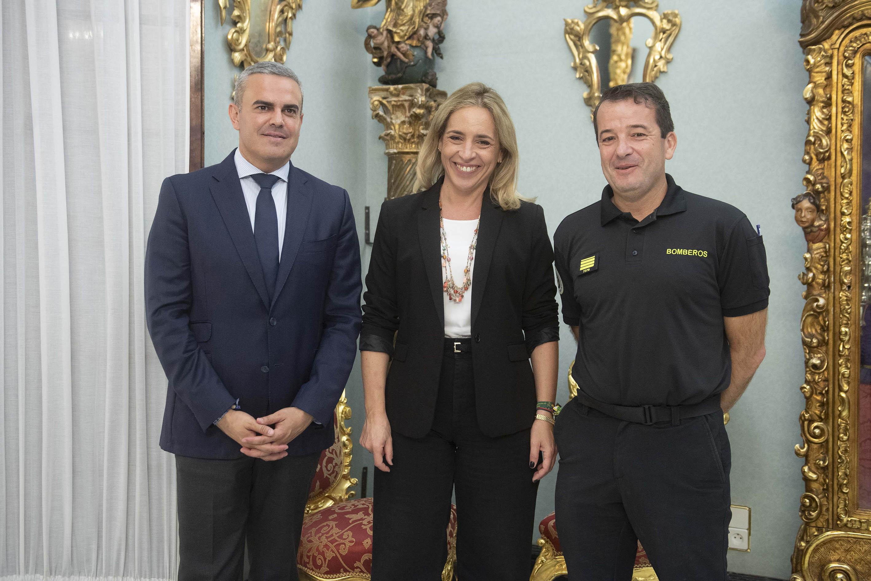 Almudena Martínez recibe a los responsables del Consorcio Provincial de Bomberos