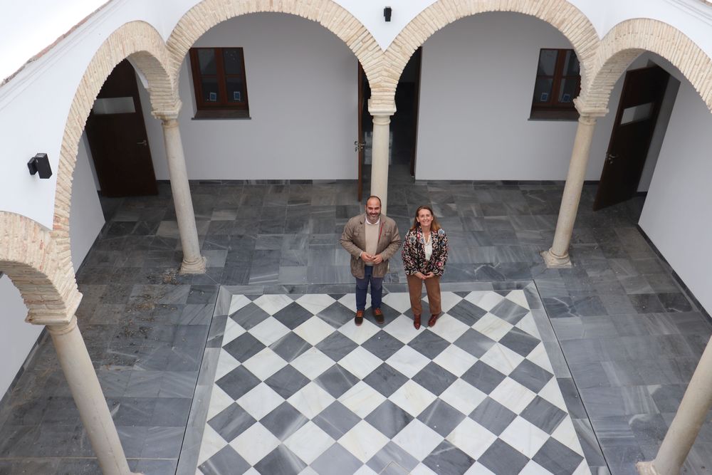 Antonio Aragón en la casa de las columnas