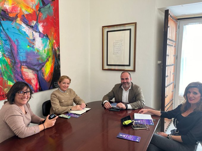 Antonio Aragón reunido con Asociación de Conil