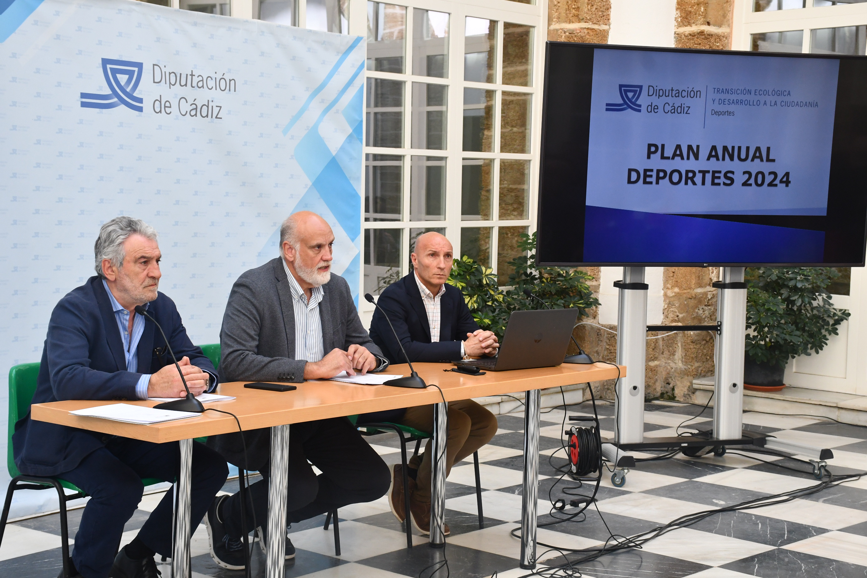 Javier Vidal interviene en la presentación del Plan Anual de Deportes