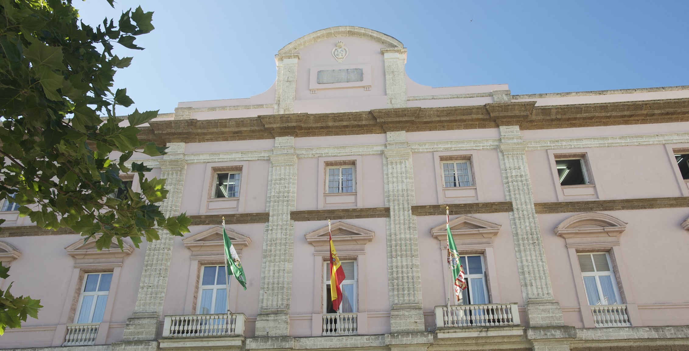fachada diputacion alargada