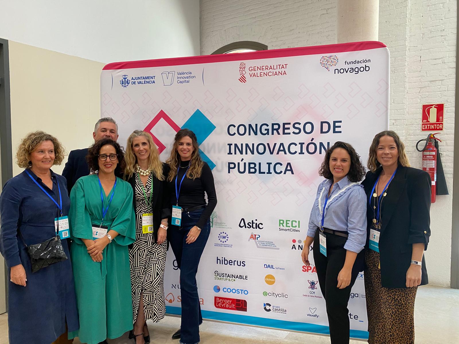 Foto de grupo de personal de la Diputación en NovaGob