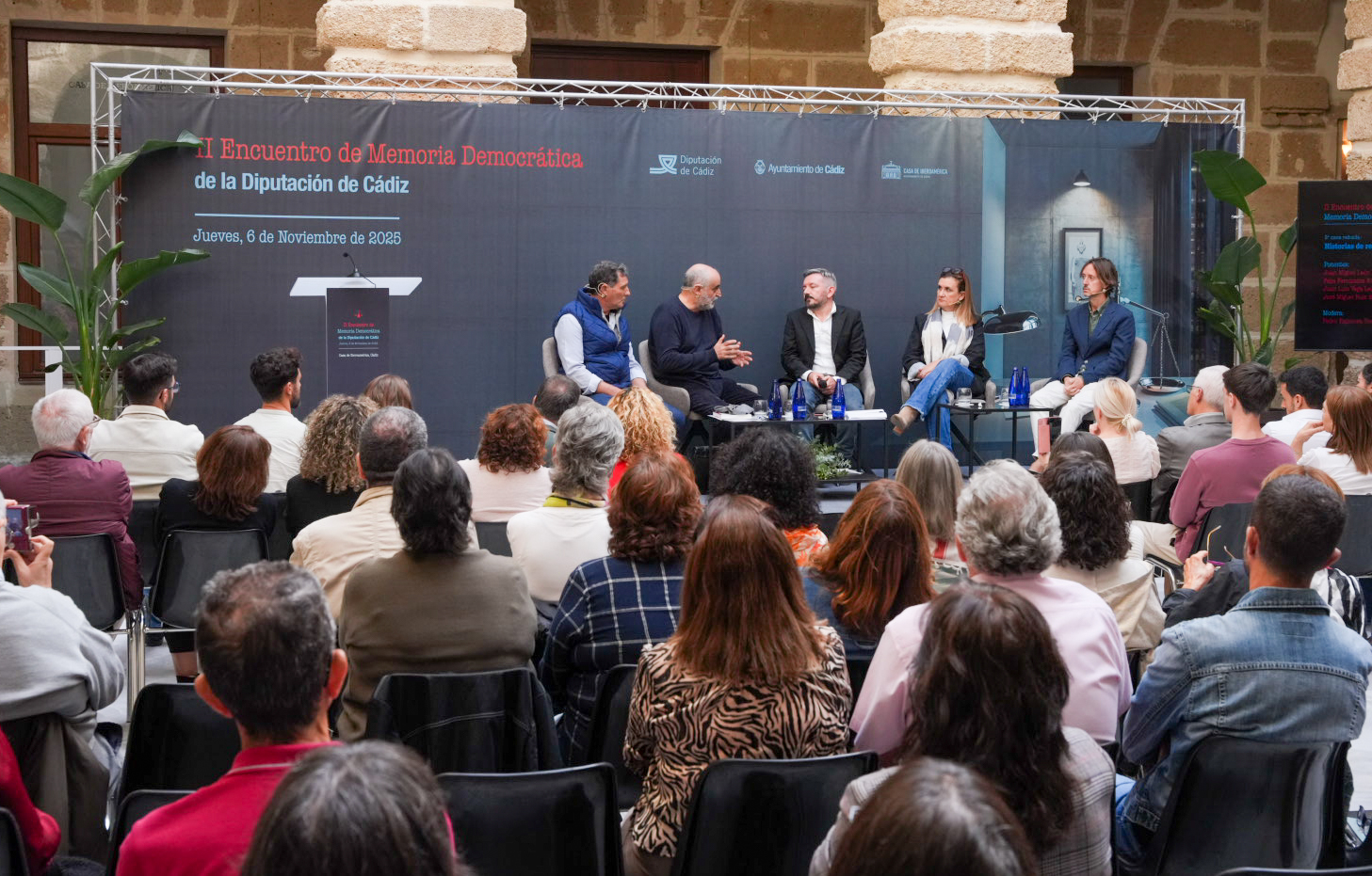 mesa sobre Historias de reparacion