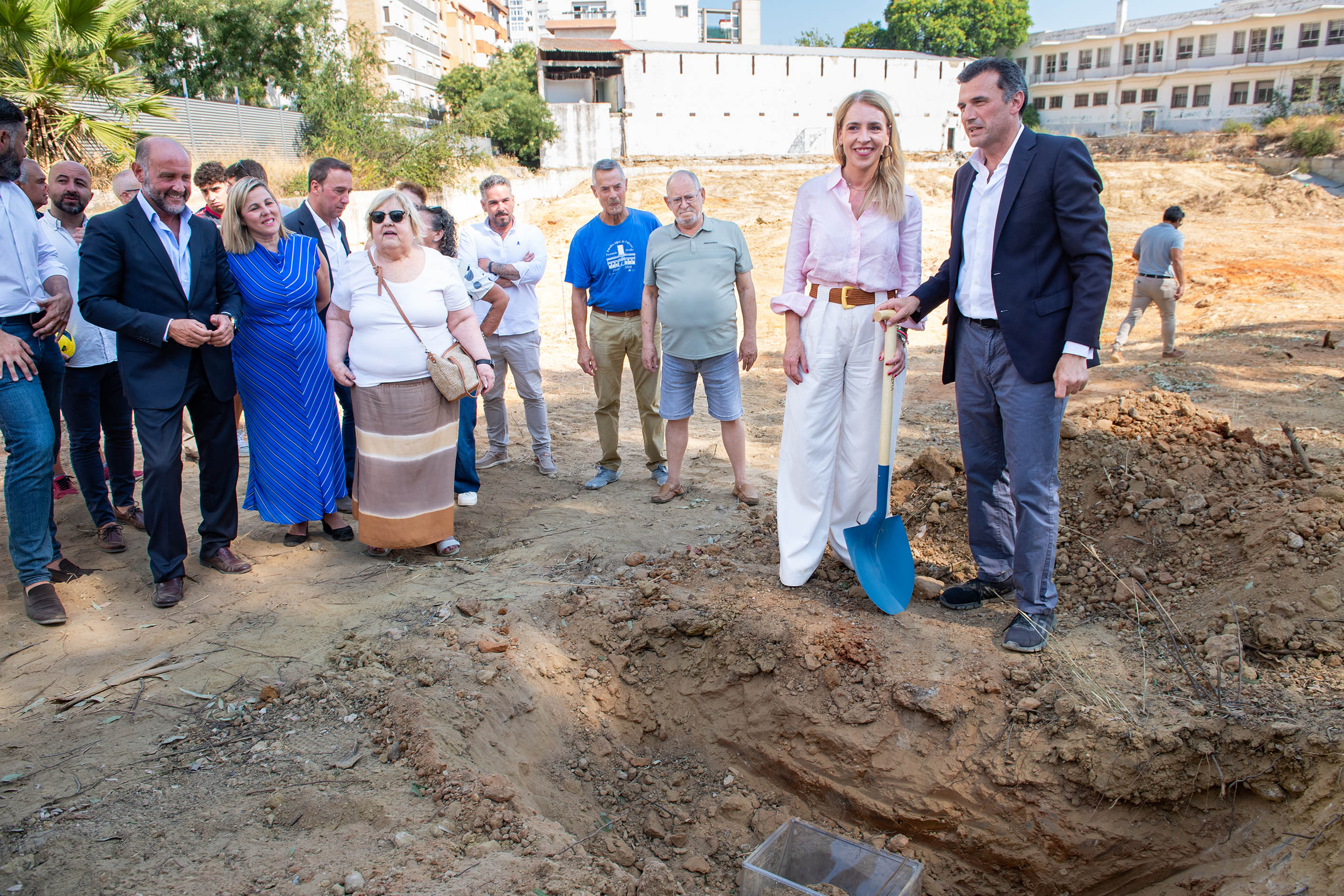 primera piedra del Portillo_presidenta y alcalde