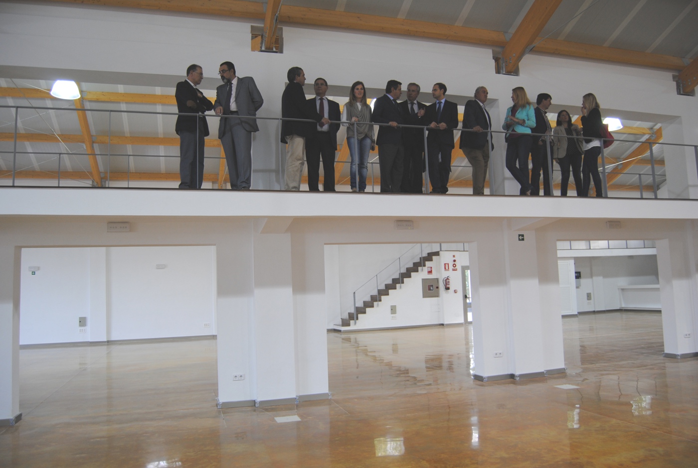 autoridades en pasarela