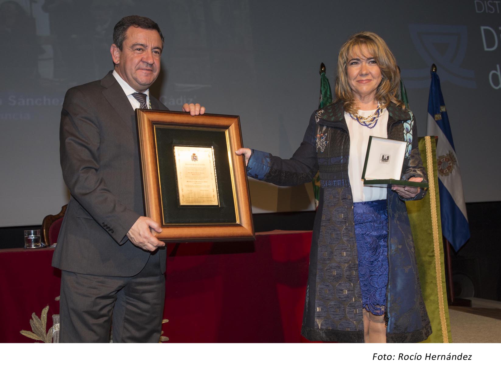 23 La hija de Mariana Cornejo recoge medalla