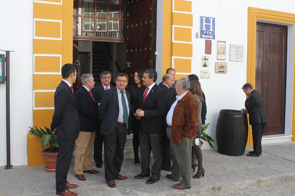 En la entrada del hotel