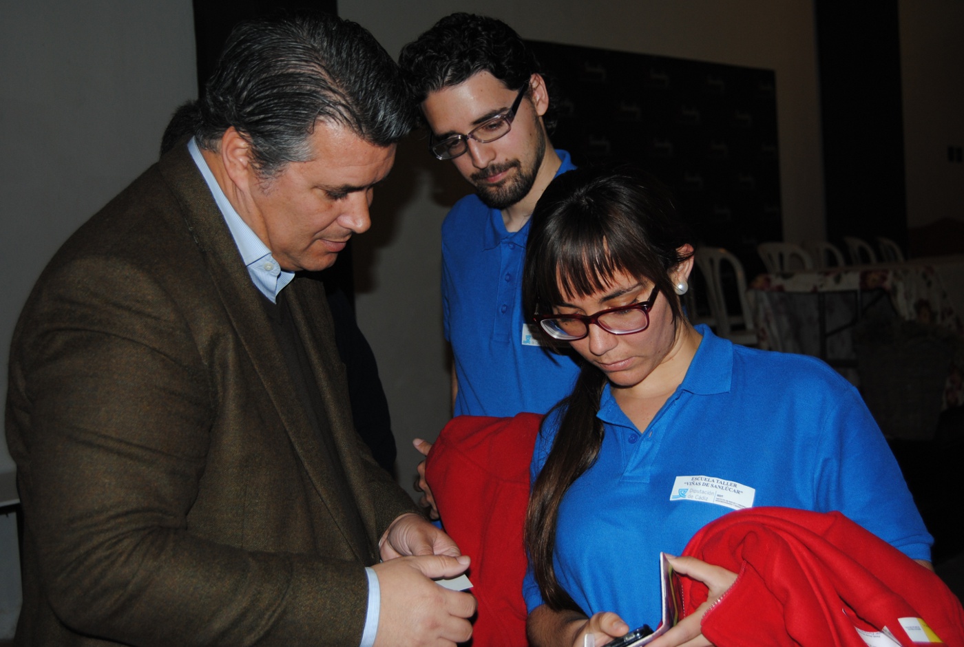 Romani con alumnos ET Viñas de Sanlucar