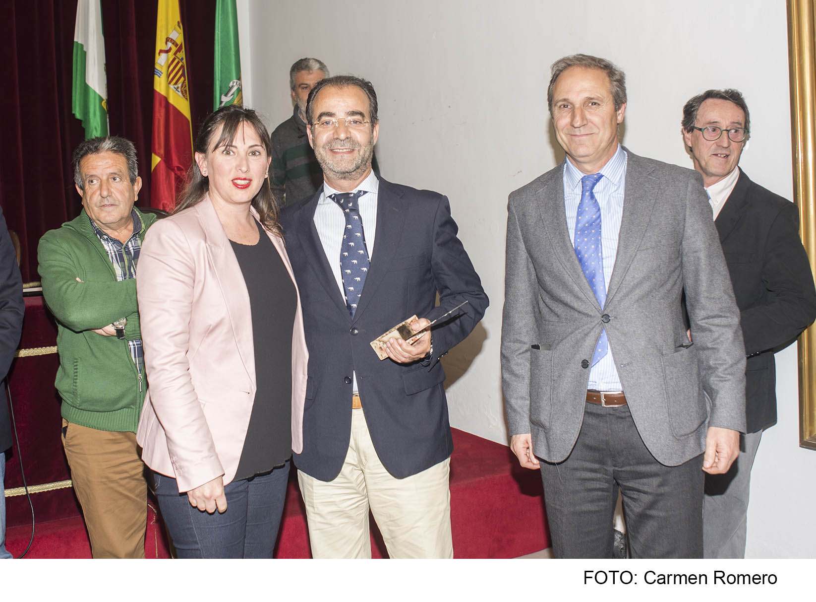 Maria Jose Villagran y representantes de Volkswagen