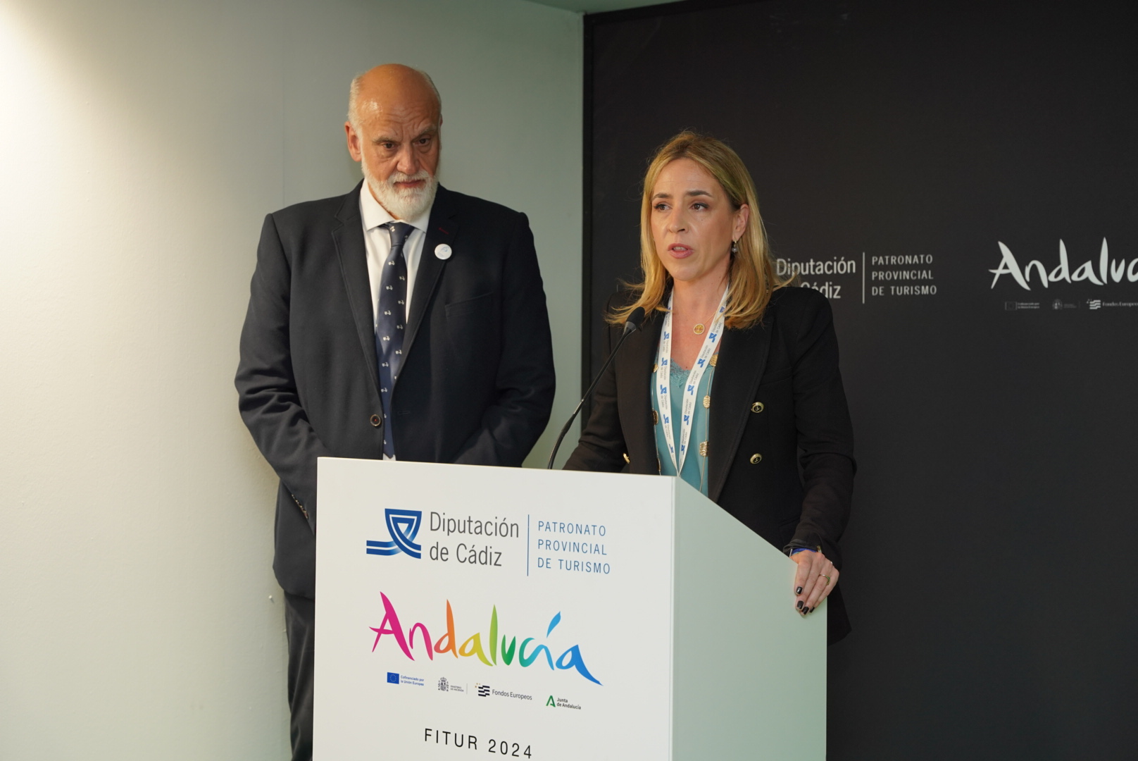 Almudena Martínez y Javier Vidal presentan Senderos de Cádiz en FITUR