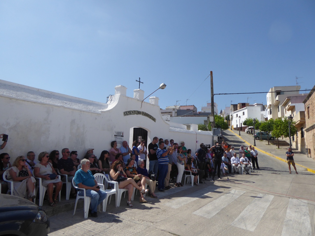 entierro en Paterna_publico