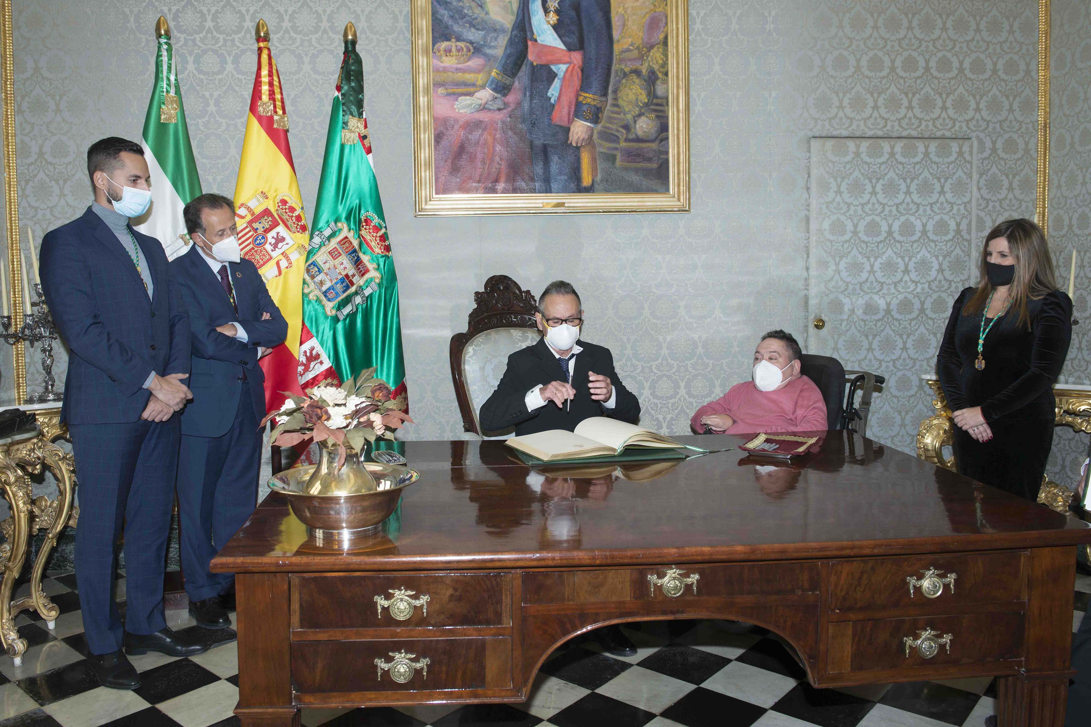 Firma Juan y Juan José Lucero