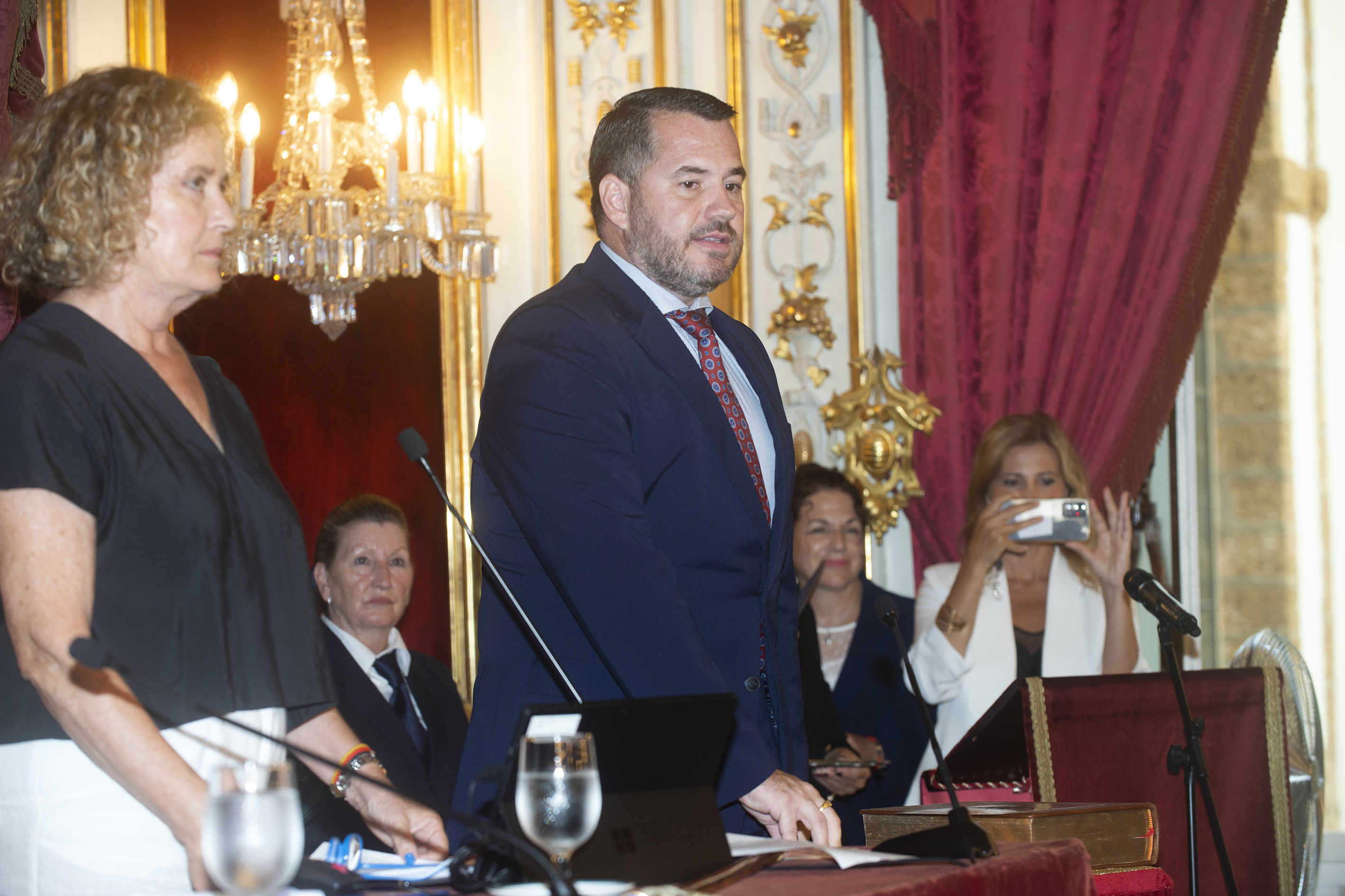 Andrés Clavijo asume el cargo de diputado provincial