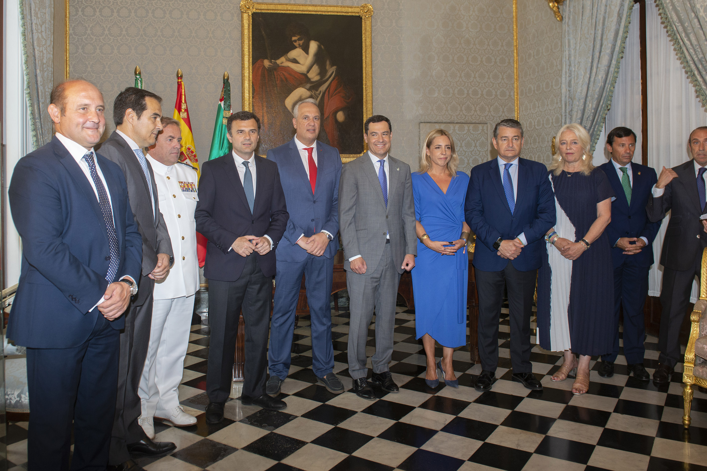 Autoridades con el presidente de la Junta de Andalucía