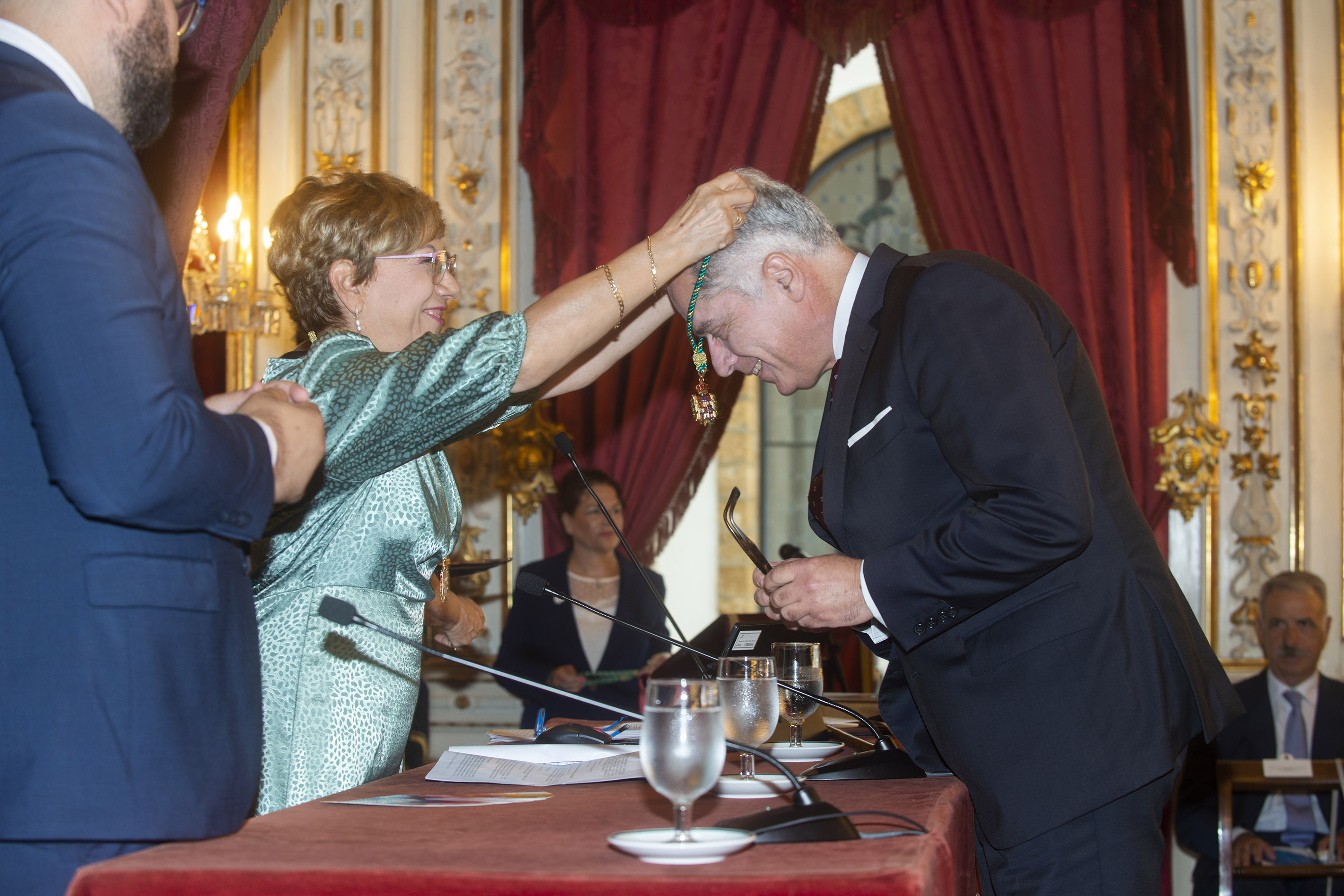 Jacinto Muñoz recibe la medalla corporativa