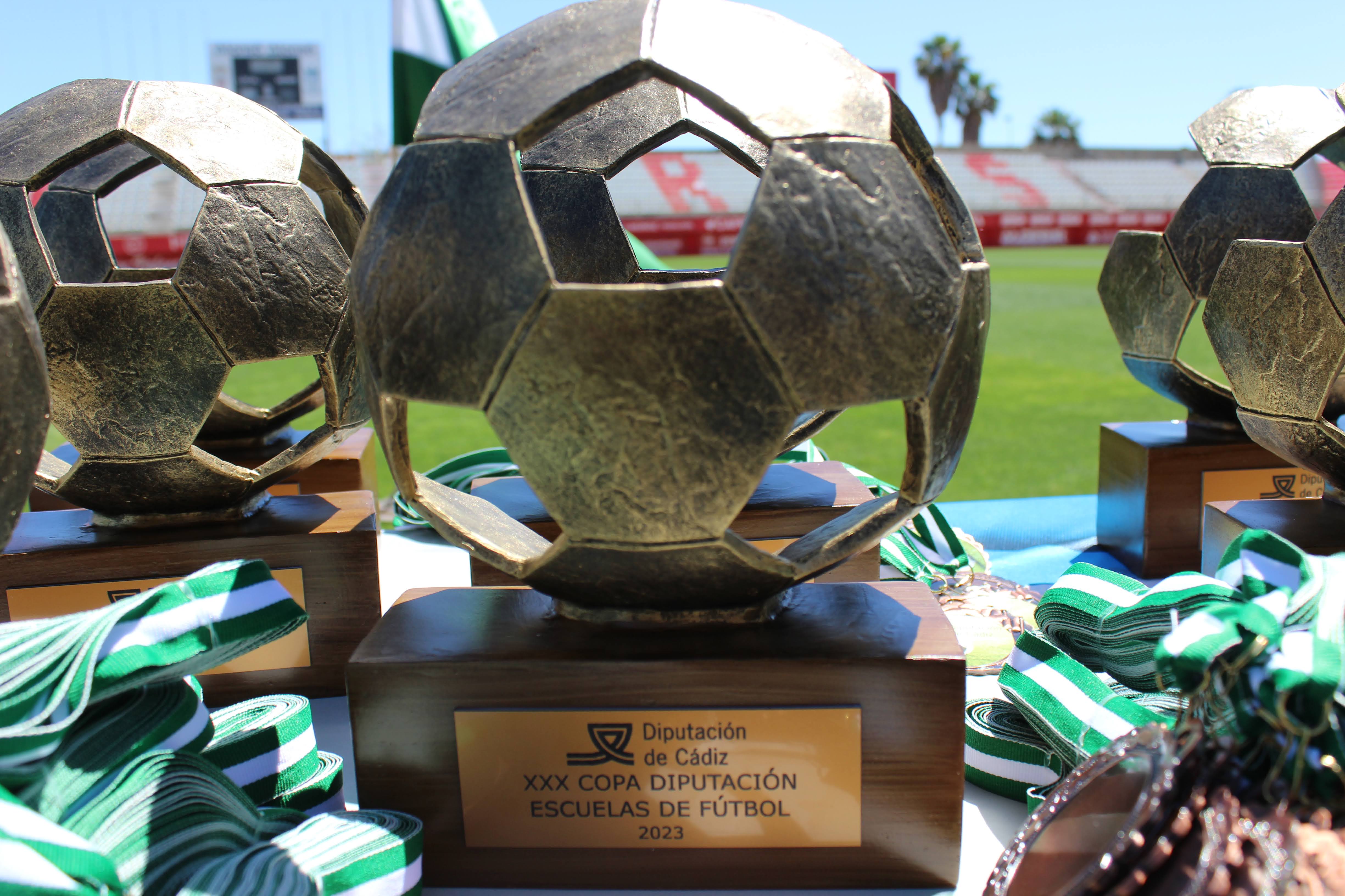 Clausura Copa Diputacion_trofeos en primer plano